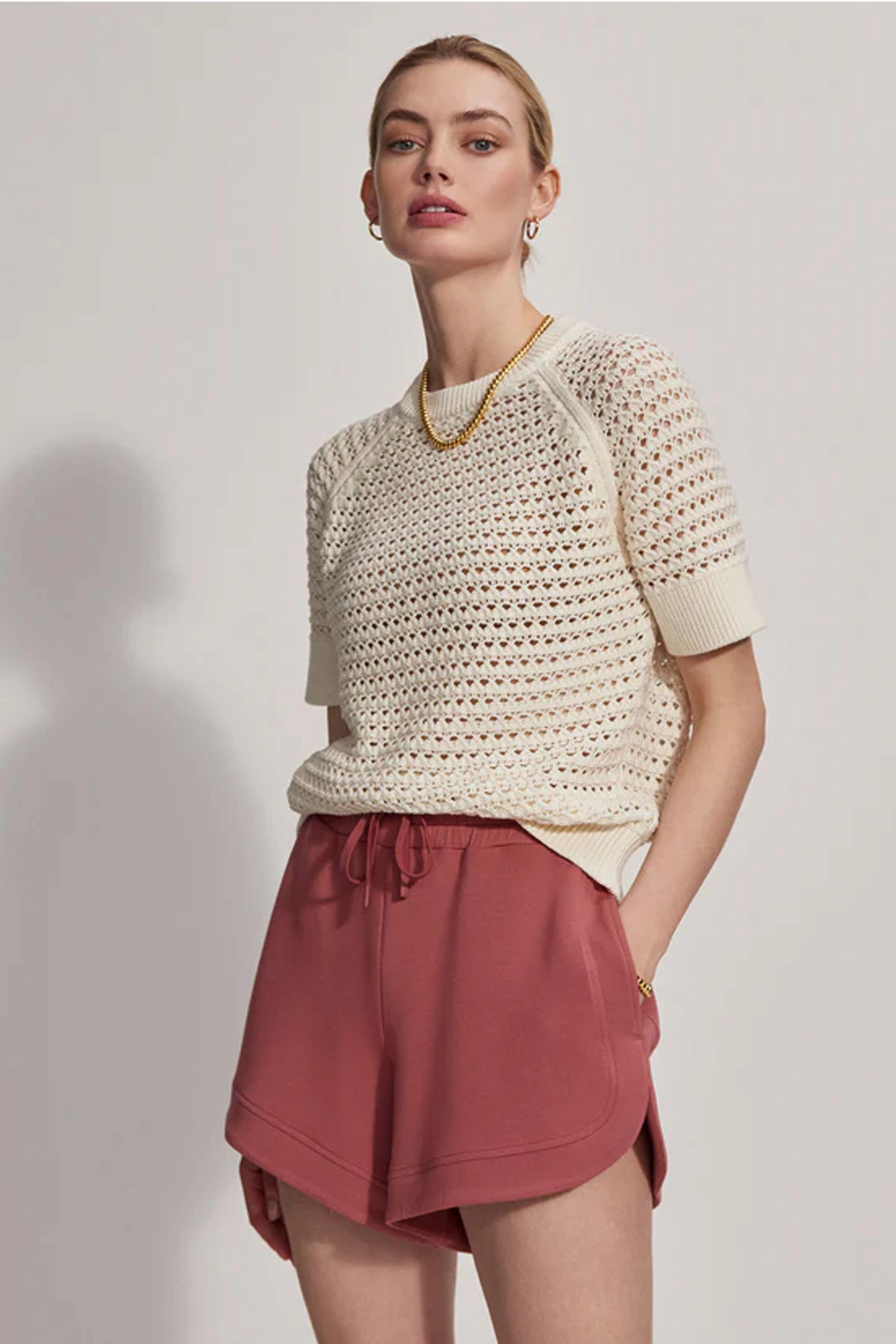 VARLEY | Ollie High Rise Short 3.5 - Withered Rose Metallic accents Weekend Outfit