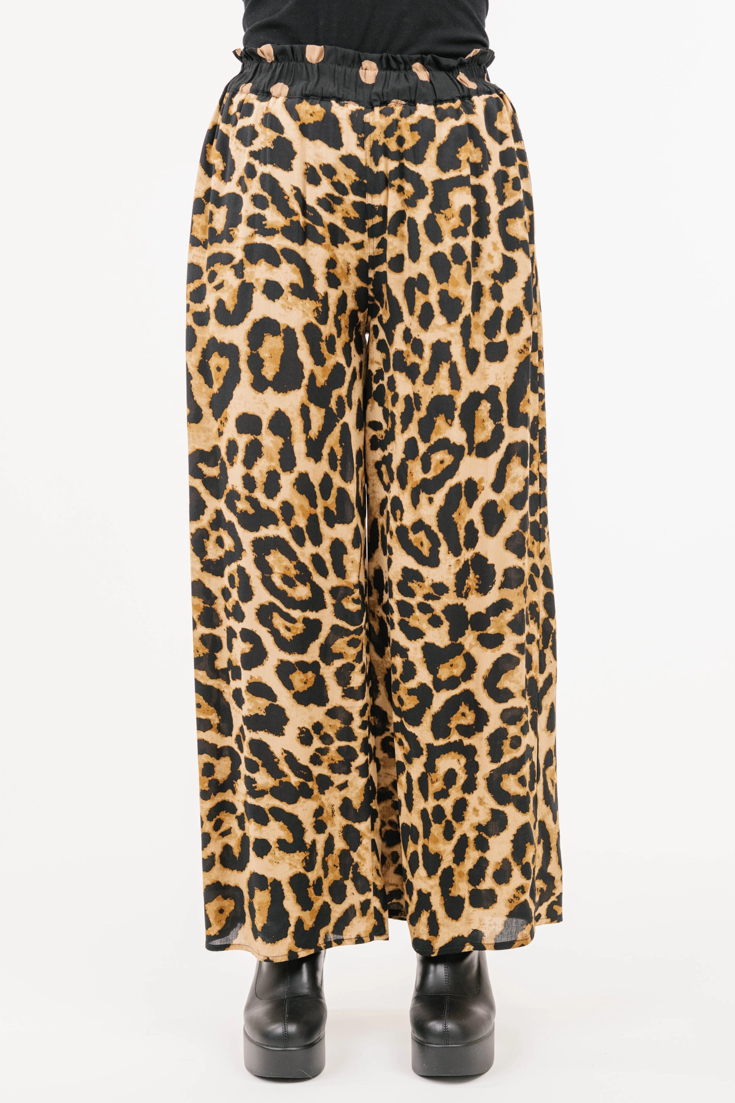 Valley Pant Wedding Premium Daily Model