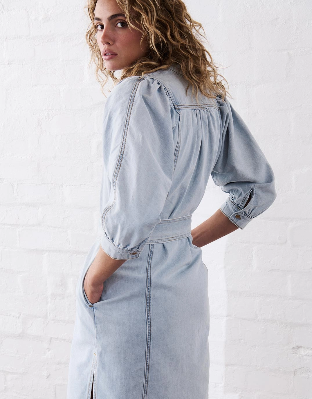 Gabriella Dress - Sky Blue Easy Elegance Sleek Form