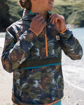 NonRestrictive Cut Seamless Knit Cuffs Gusto Recycled Windshell Anorak - Palm Camo Apricot