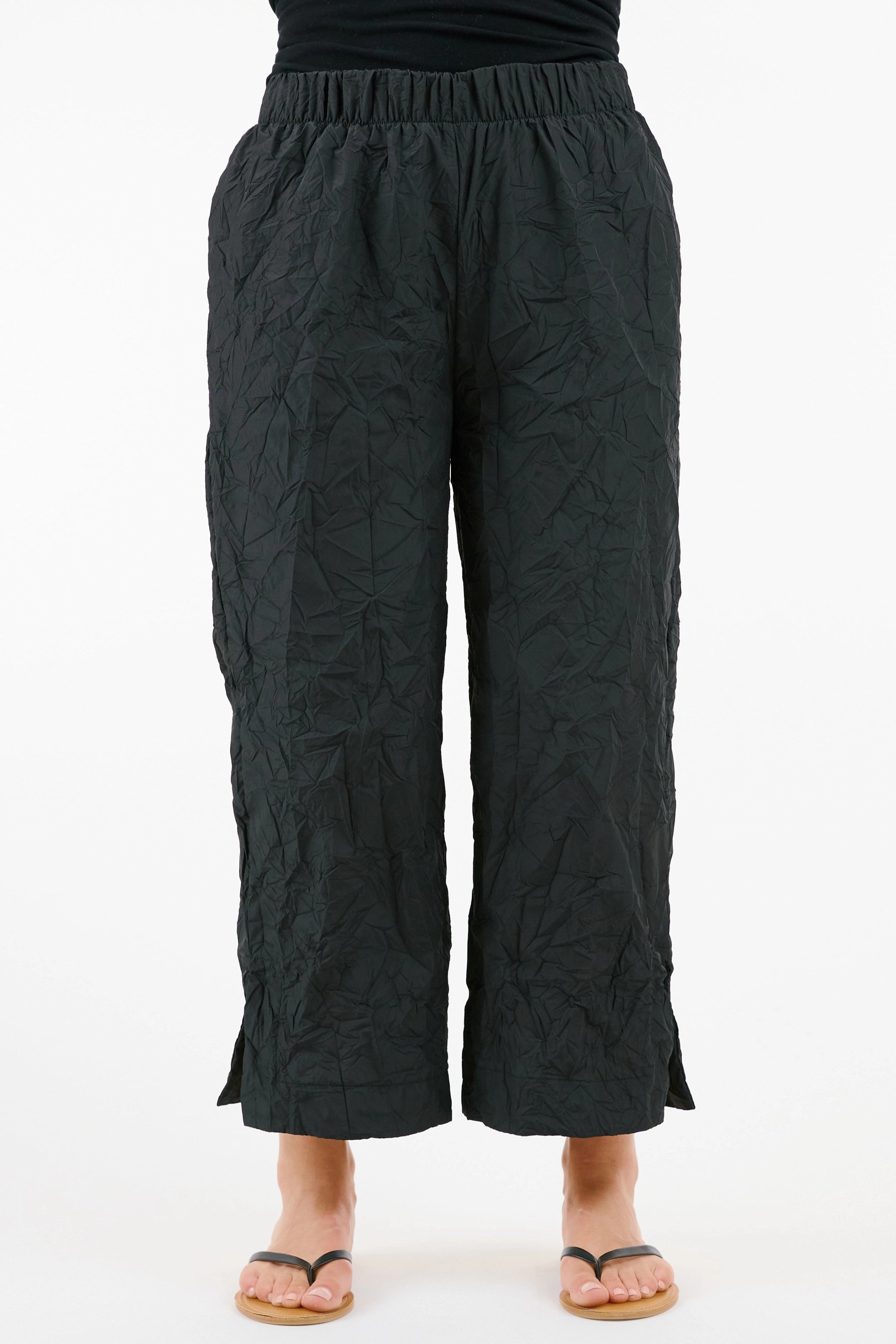 Dynamic Simple Bold Athlete Brisbane Crop Pant