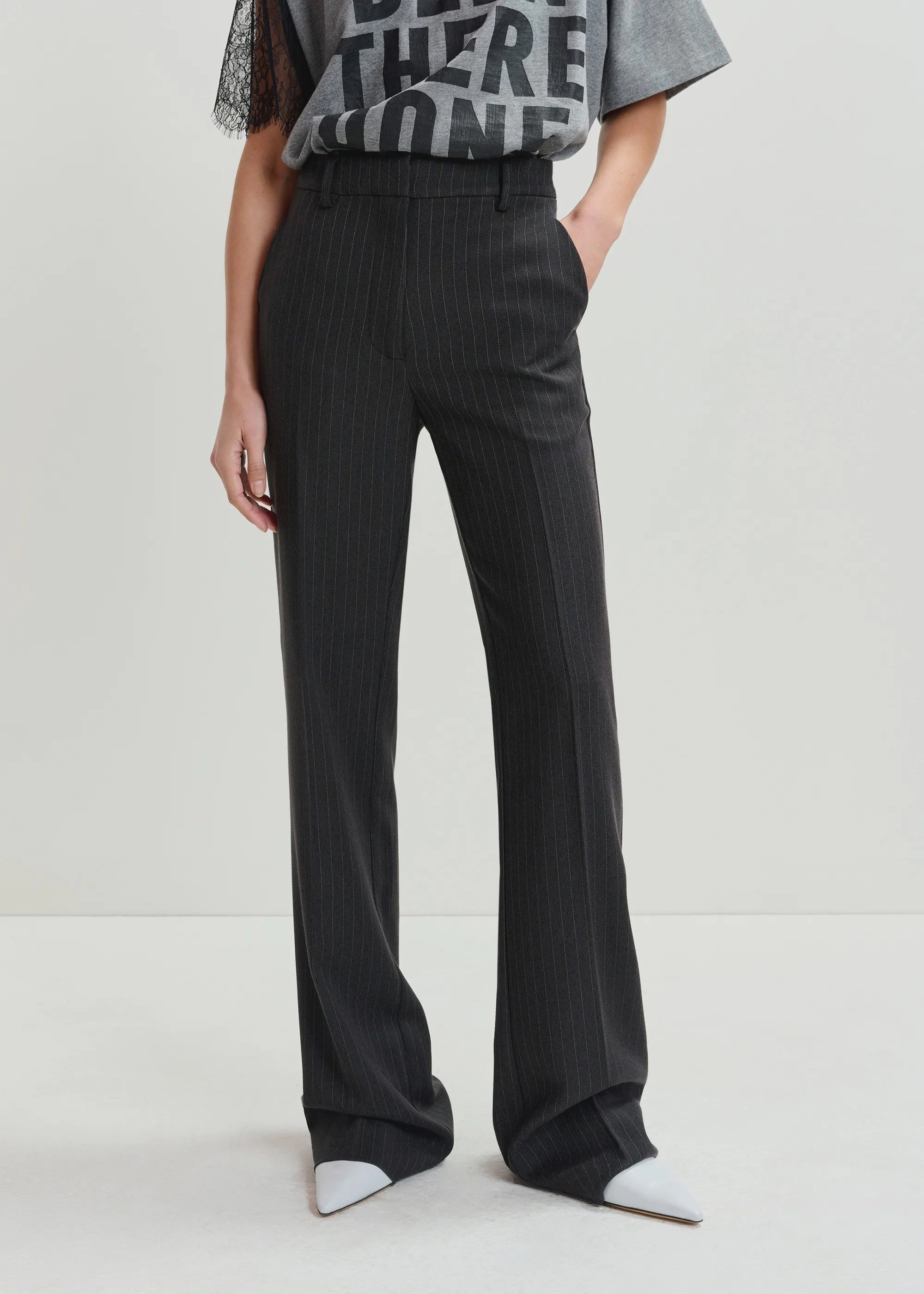 Chic Look Essentiel Antwerp Invade Fitted Flared Pants in Shadow