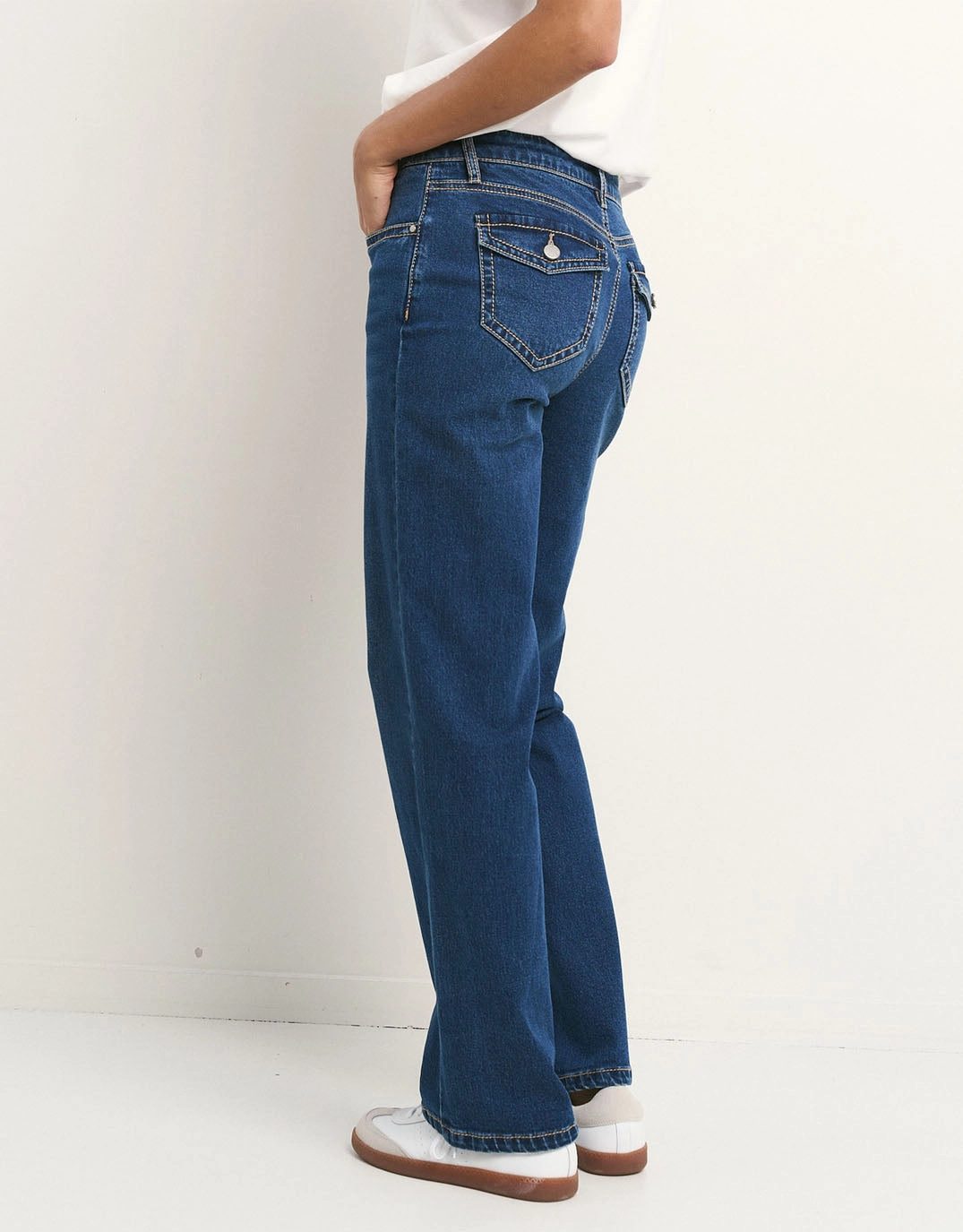 Hudson Mid Rise Straight Leg Jean - Mid Blue Lightweight Feel Date Night Sustainable