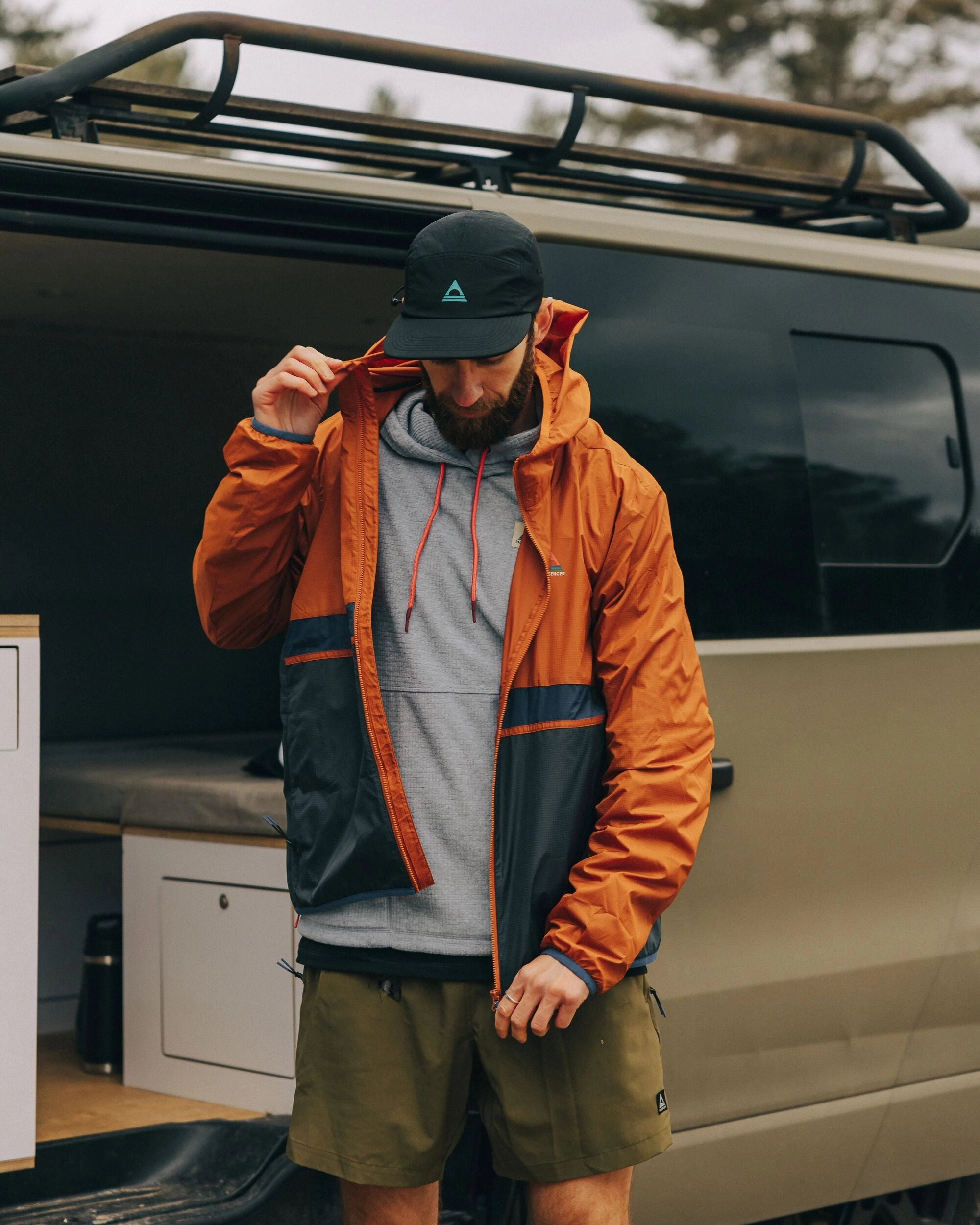 anti slip grip Bonded Closure Mechanism Gusto Recycled Windshell Jacket - Sunset Orange/Charcoal