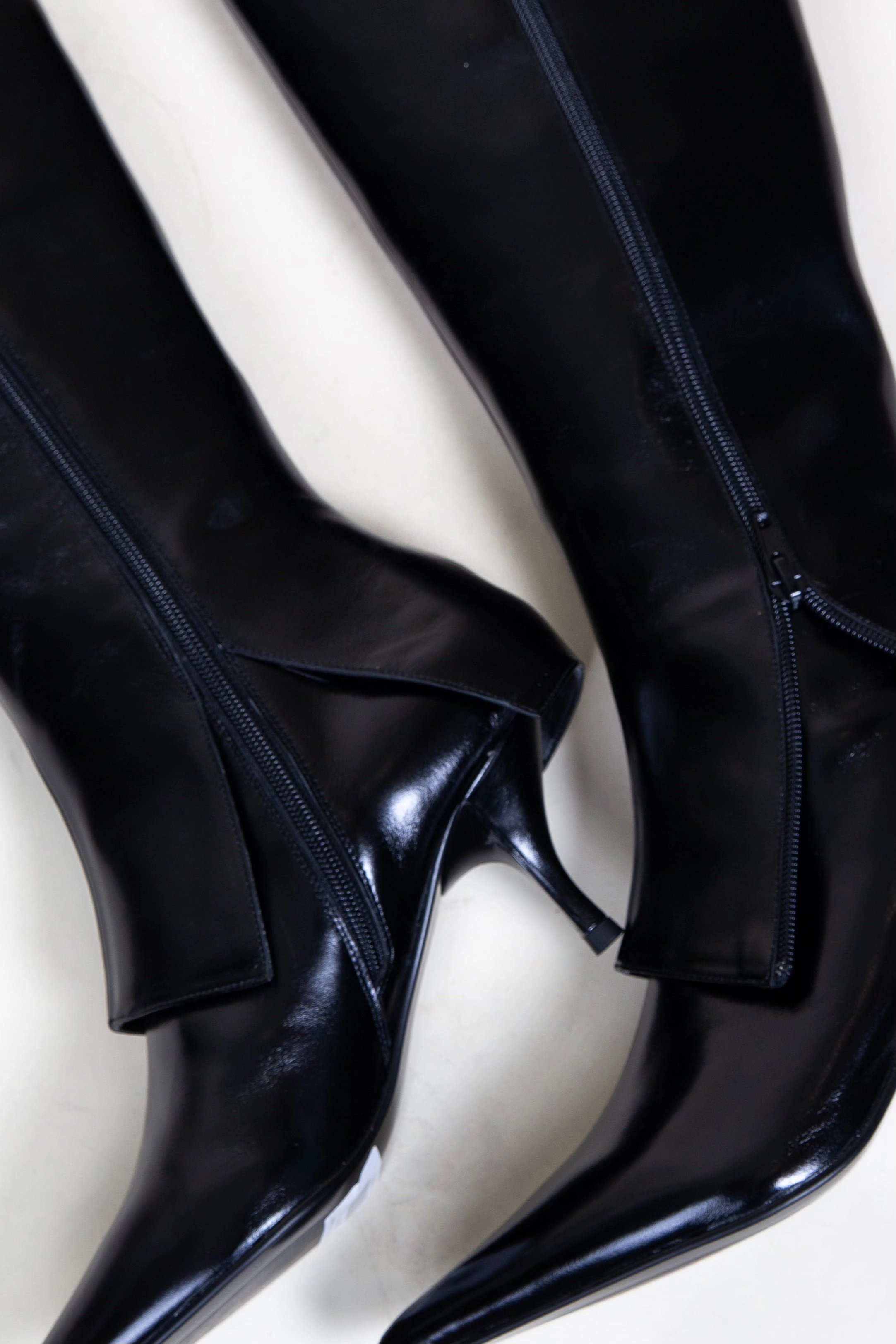 Seamless Comfort Active Nomad Good Traction JEFFREY CAMPBELL | Cover Tall Zipped Boot - Black