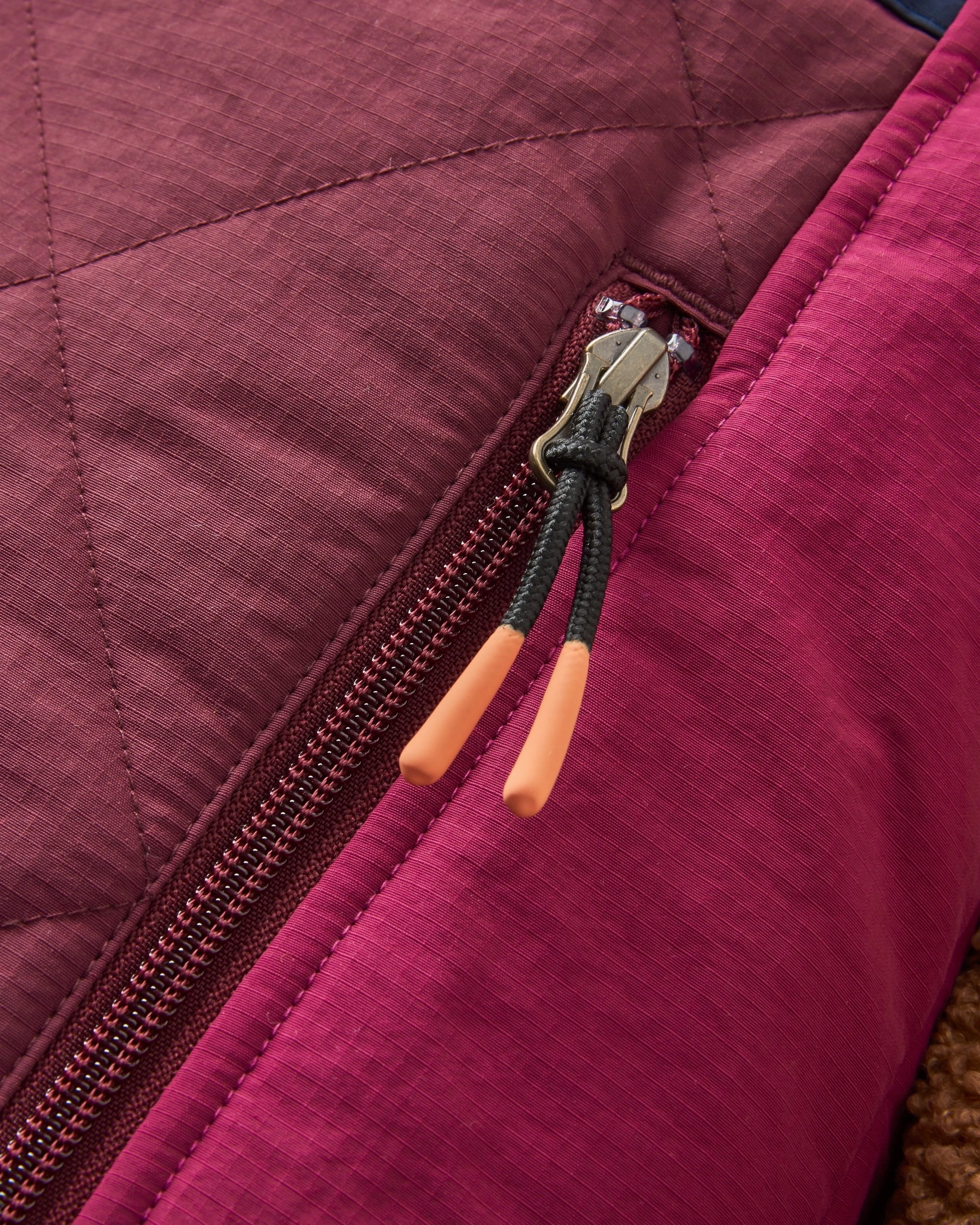 Ultra Compact Packing Design Outdoor Ready Lara Quilted Jacket - Toffee/Fig