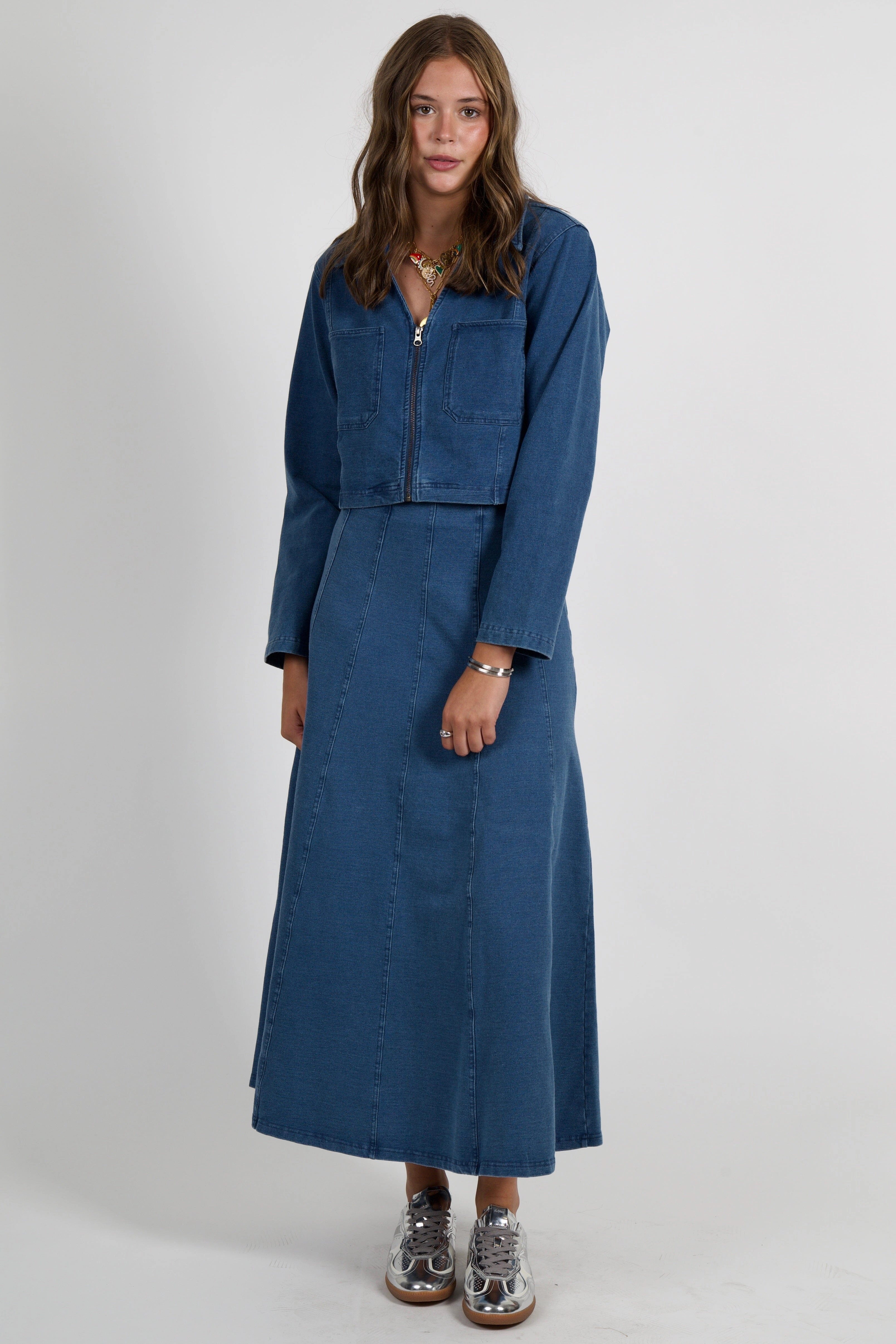 Weekend Casual Anti Static Inner Layer SUNDAYS | Lillie Top - Medium Wash Denim