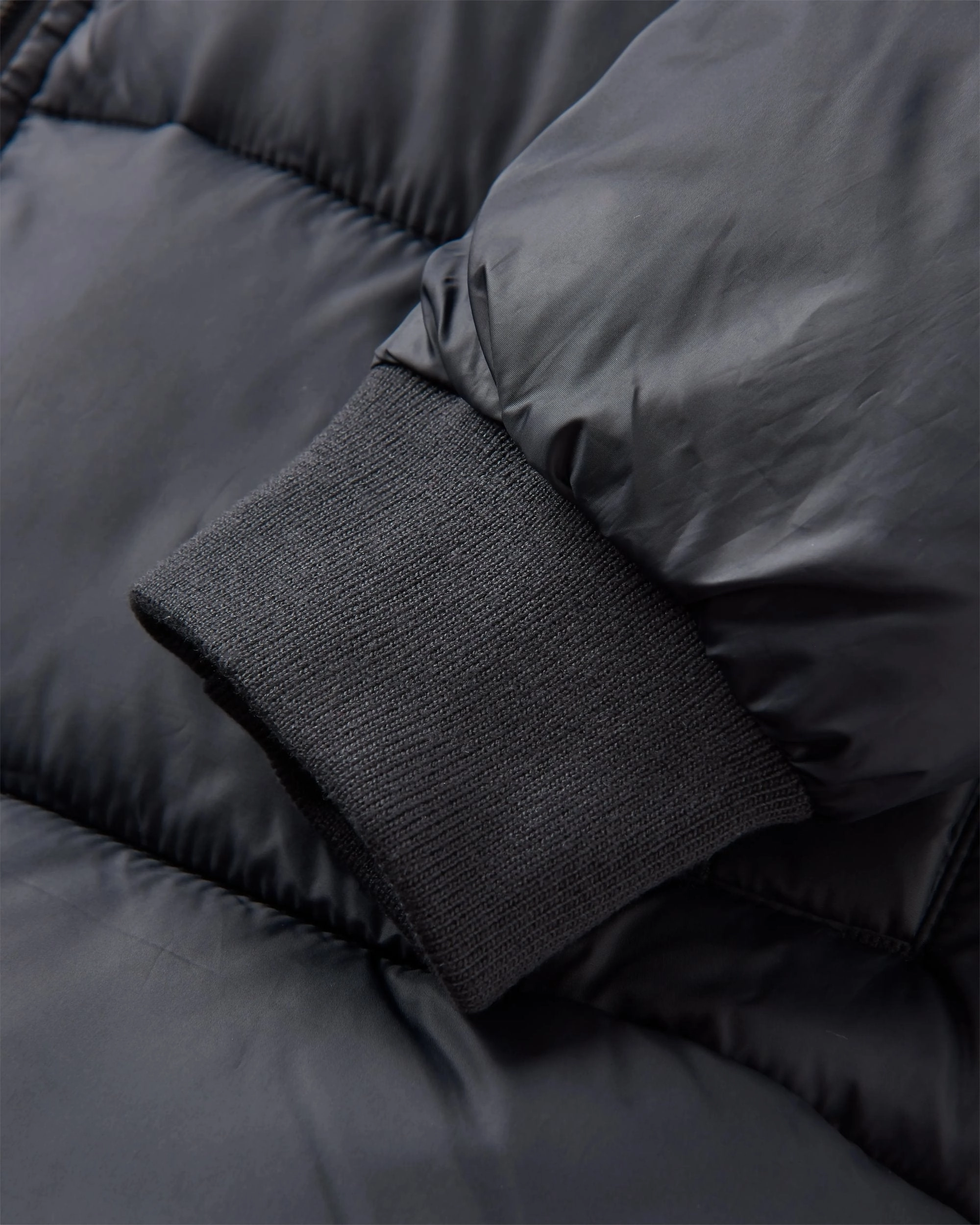 Rugged Outdoor Optimized Clean Silhouette Elowen Hooded Recycled Insulated Jacket - Black