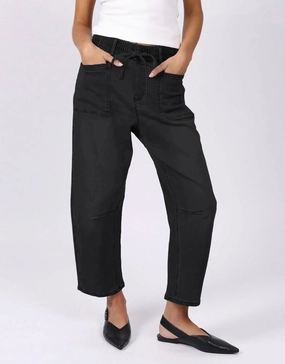 Music Event Picnic Style Leo Barrel Jeans - Black