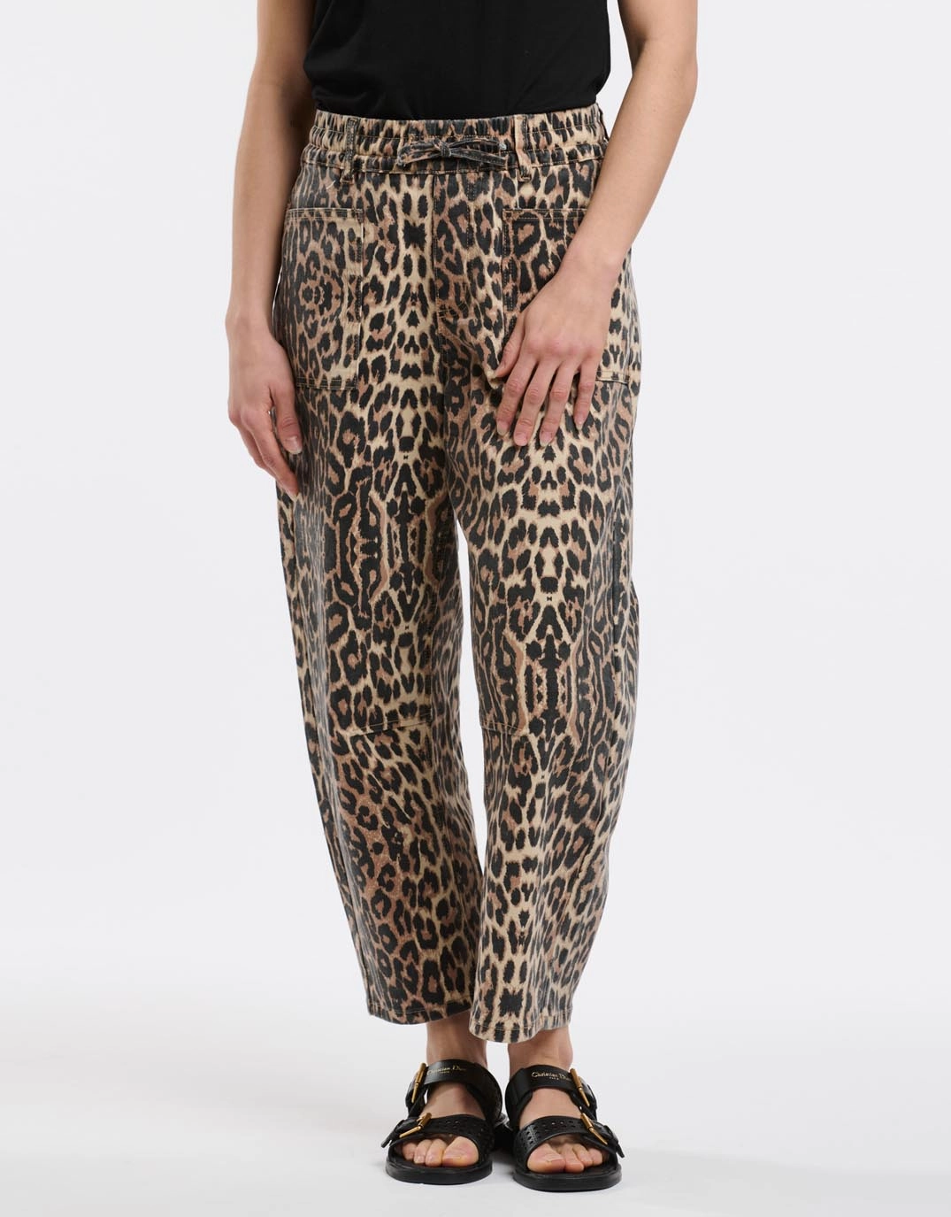 Modern Spring Mood Elegant Formal Leo Barrel Jeans - Leopard Print