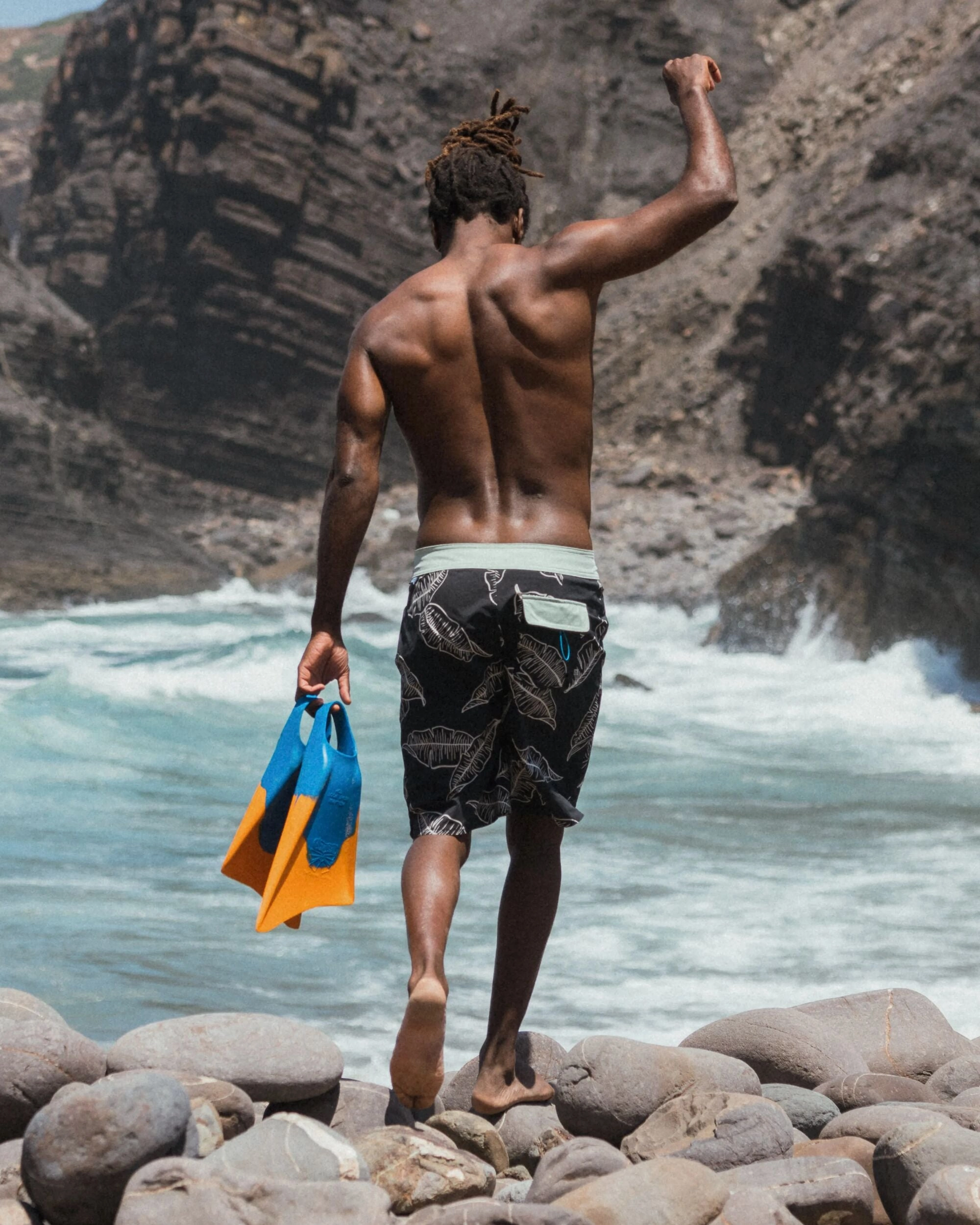 Cruiser Netplus? Recycled 21" Boardshort - Palm Faded Black poolside fashion