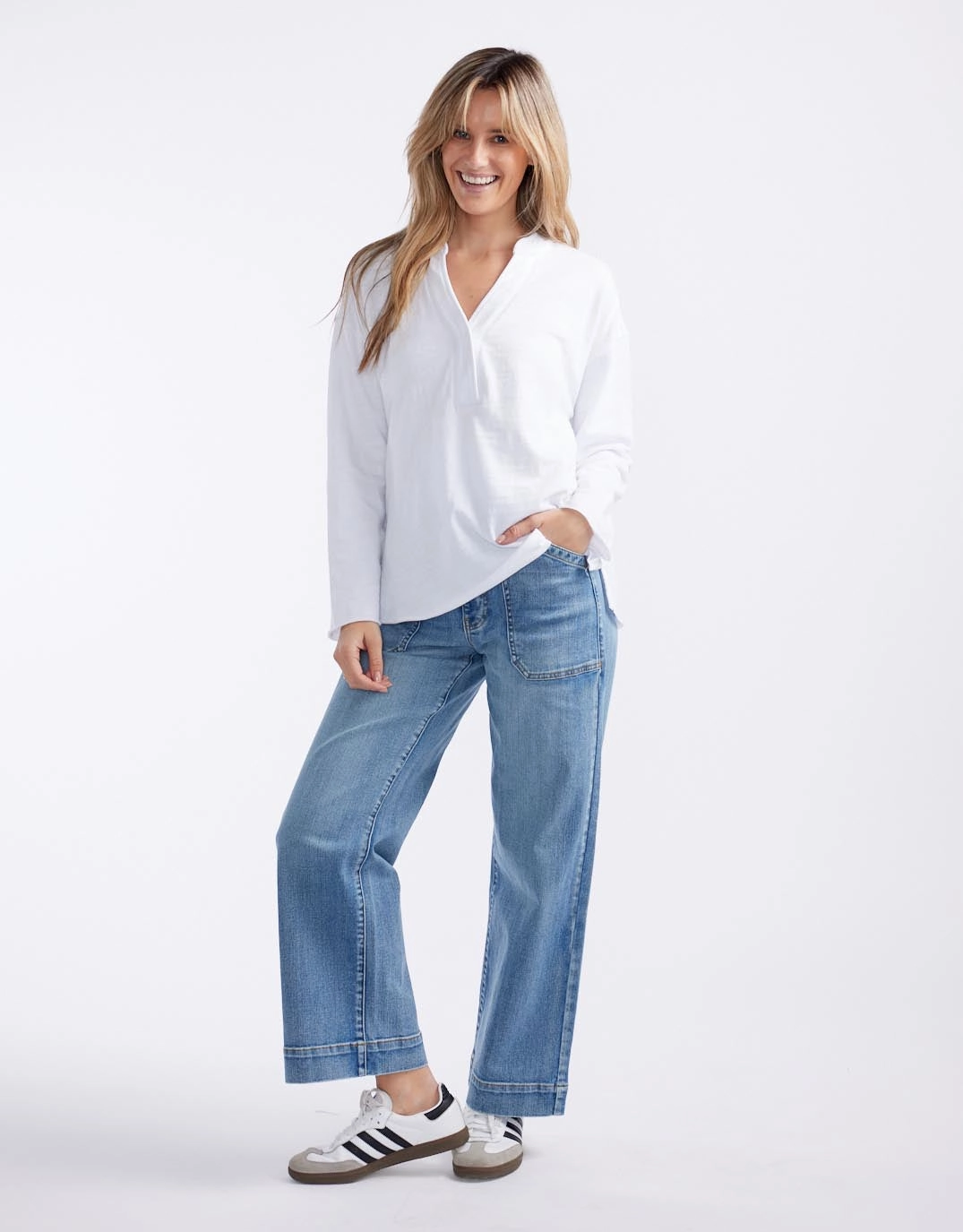 Henley Sunset Top - White Relax Trend Versatile and Stylish