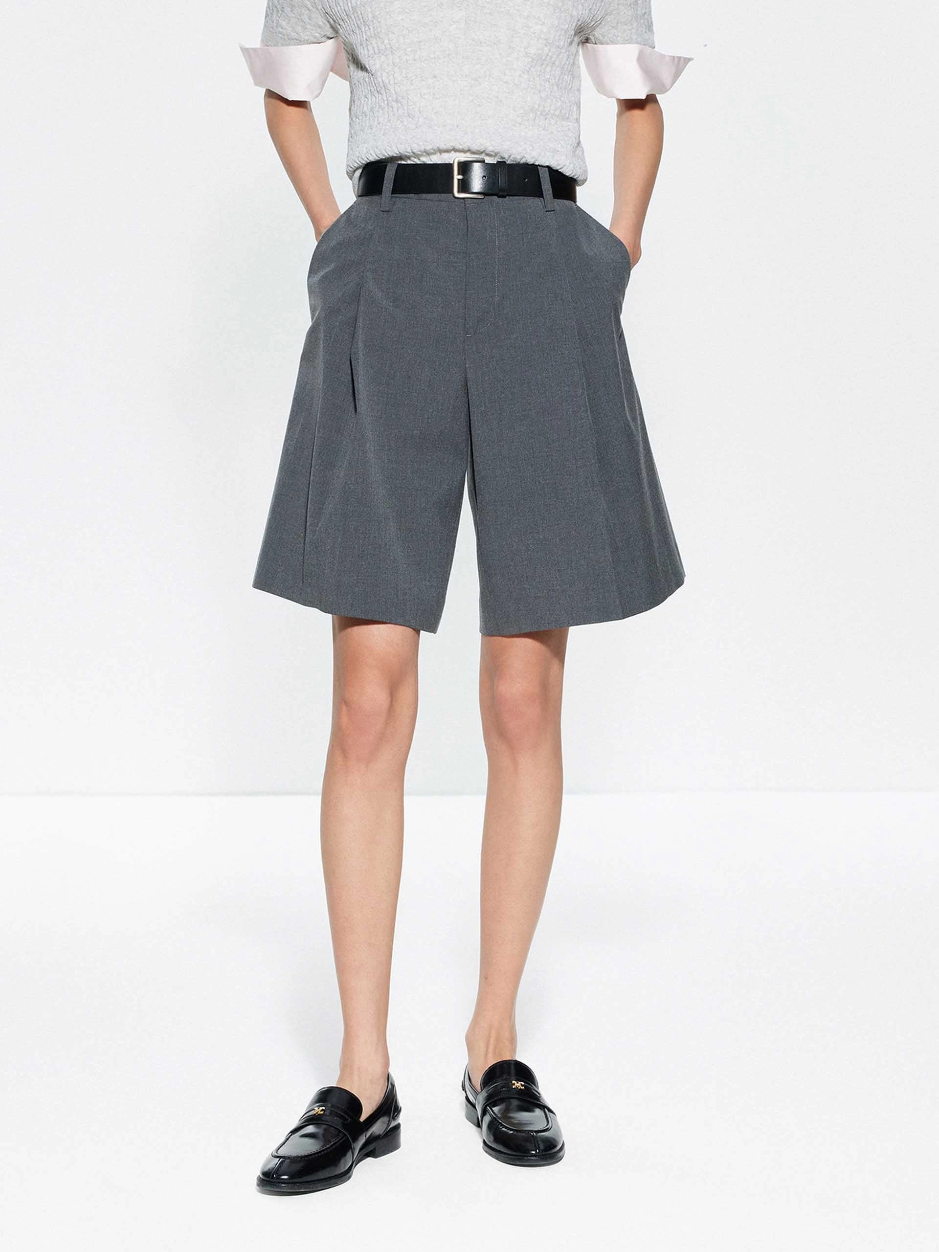 ReflectiveAccents Golf Apparel Midi Length Straight Shorts