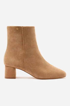 Weekend Fit Blue Sky Mini Edie Boot In Peanut Suede