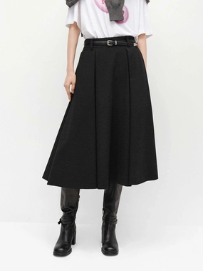 Subtle Mood Lightweight A-line Cut Pleated Skirt
