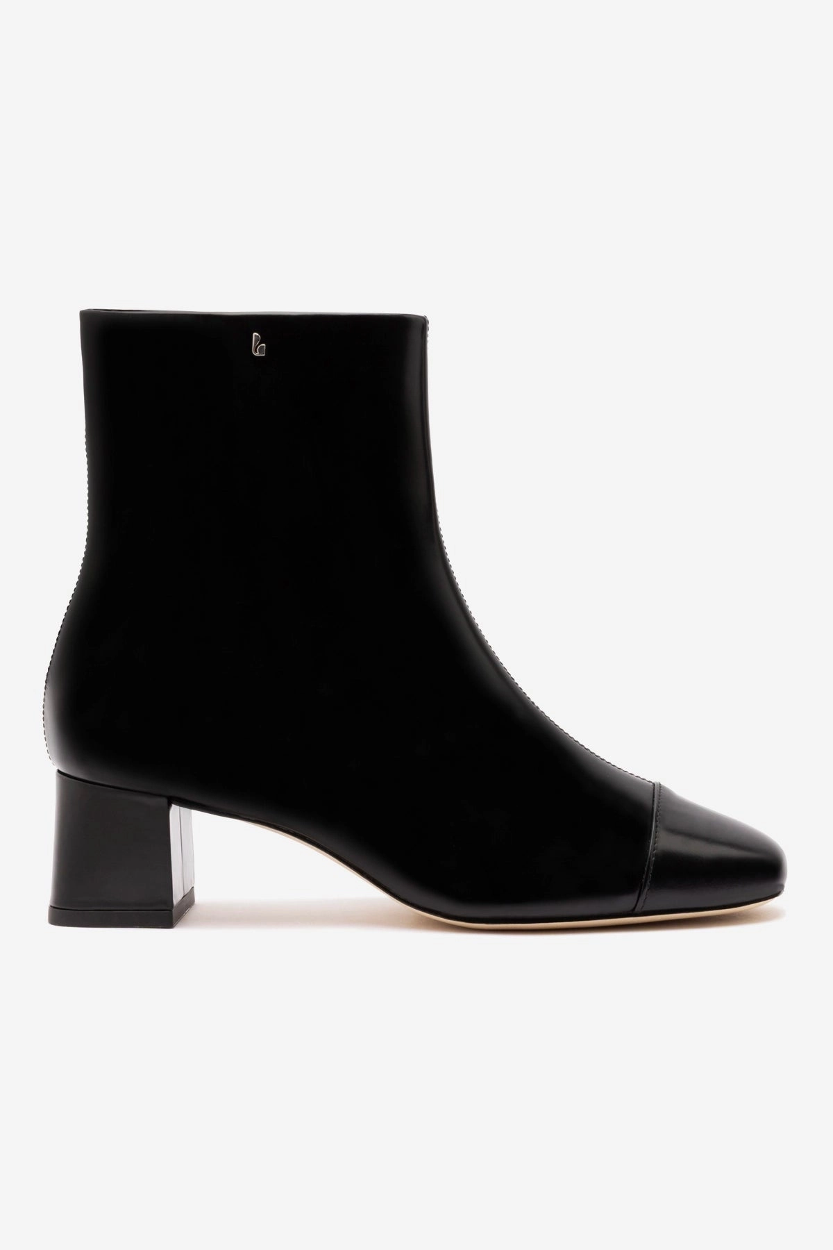 Simple Fit Chukka Silhouette Mini Edie Boot In Black Box Leather
