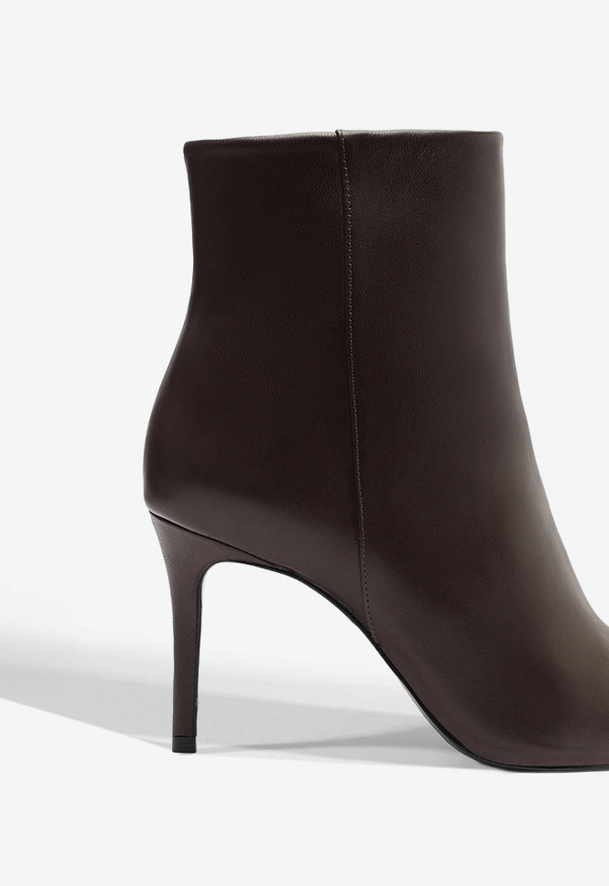 Mikki Bootie Traction Lug Pattern Comfortable Experience