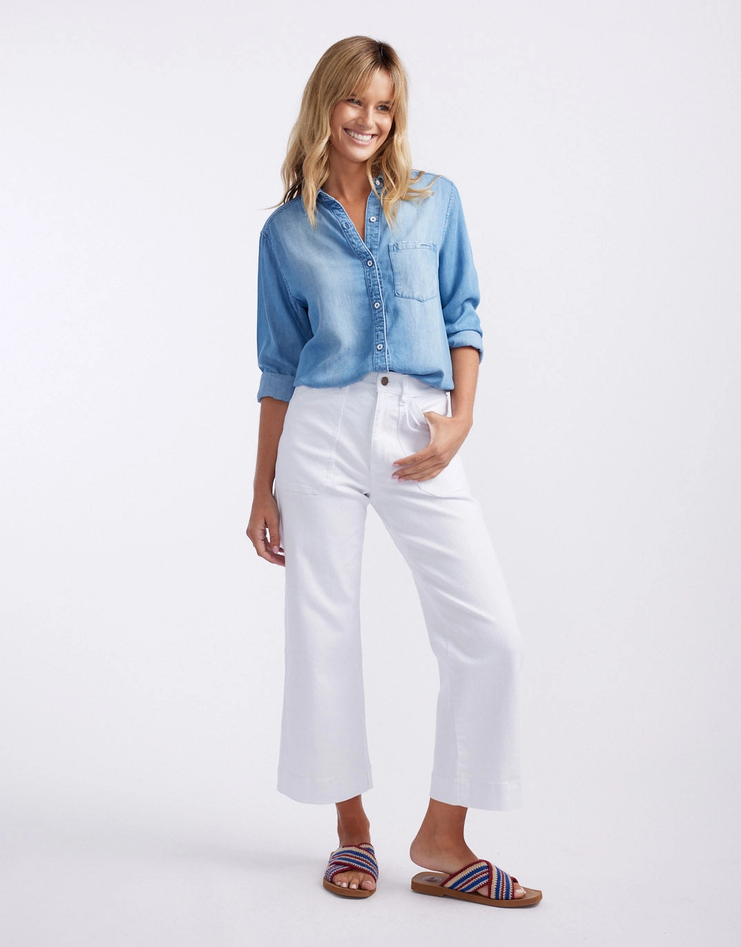 Classic Vibe City Walk Casual Friday Catalina Cropped Wide Leg Jeans - White