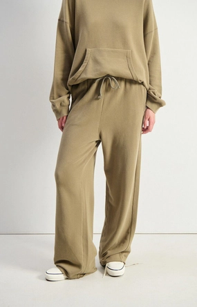 Adaptable Style American Vintage Atubay Joggers in Oregano