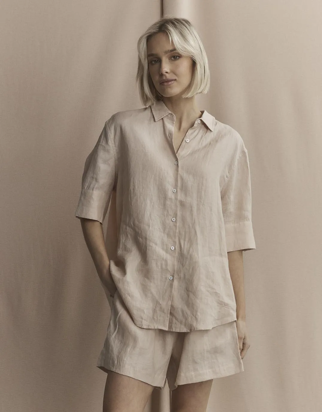 Nora Linen Shirt - Sand Smooth Seam Finish