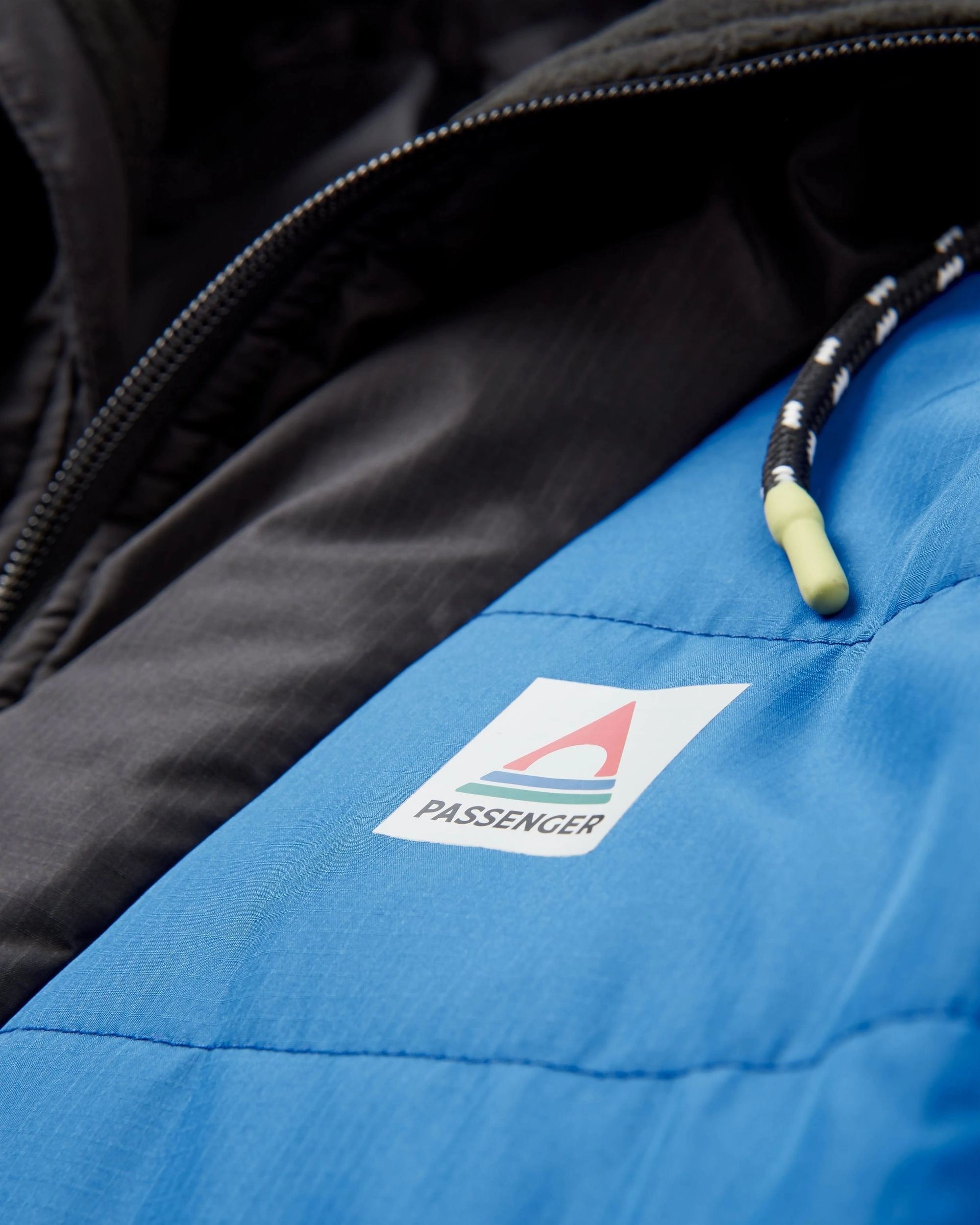 Oceanic Recycled Insulated Anorak - Azure Blue/Charcoal Functional Pockets Style Minimalist Pocket Layout