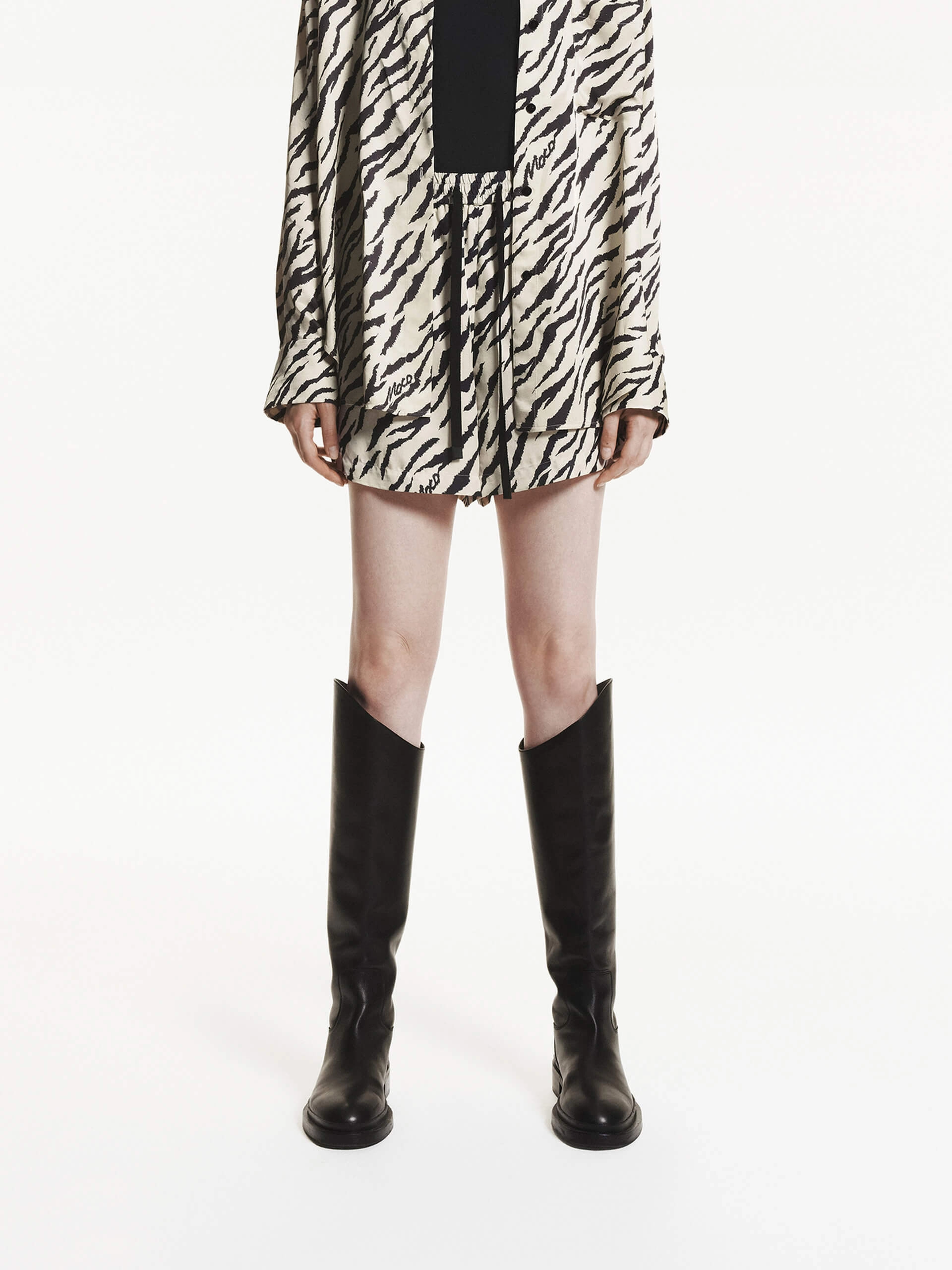 Tiger Print Elastic Shorts RollUpFasten