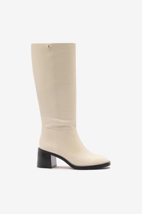 Ricky Boot In Ivory Leather day trip