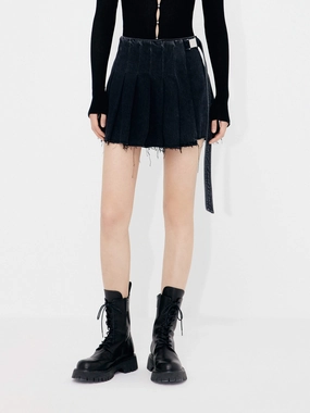 Go Light Comfortable Cut Wrap Detail Pleated Denim Shorts