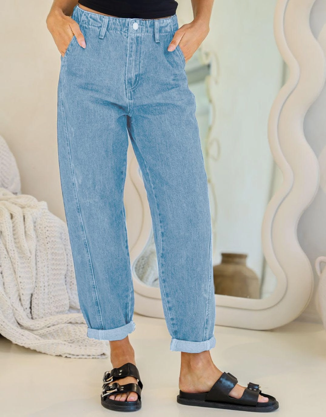 Peyton Stretch Barrel Jean - Light Mid Wash Fashionable Touch All Fit Style