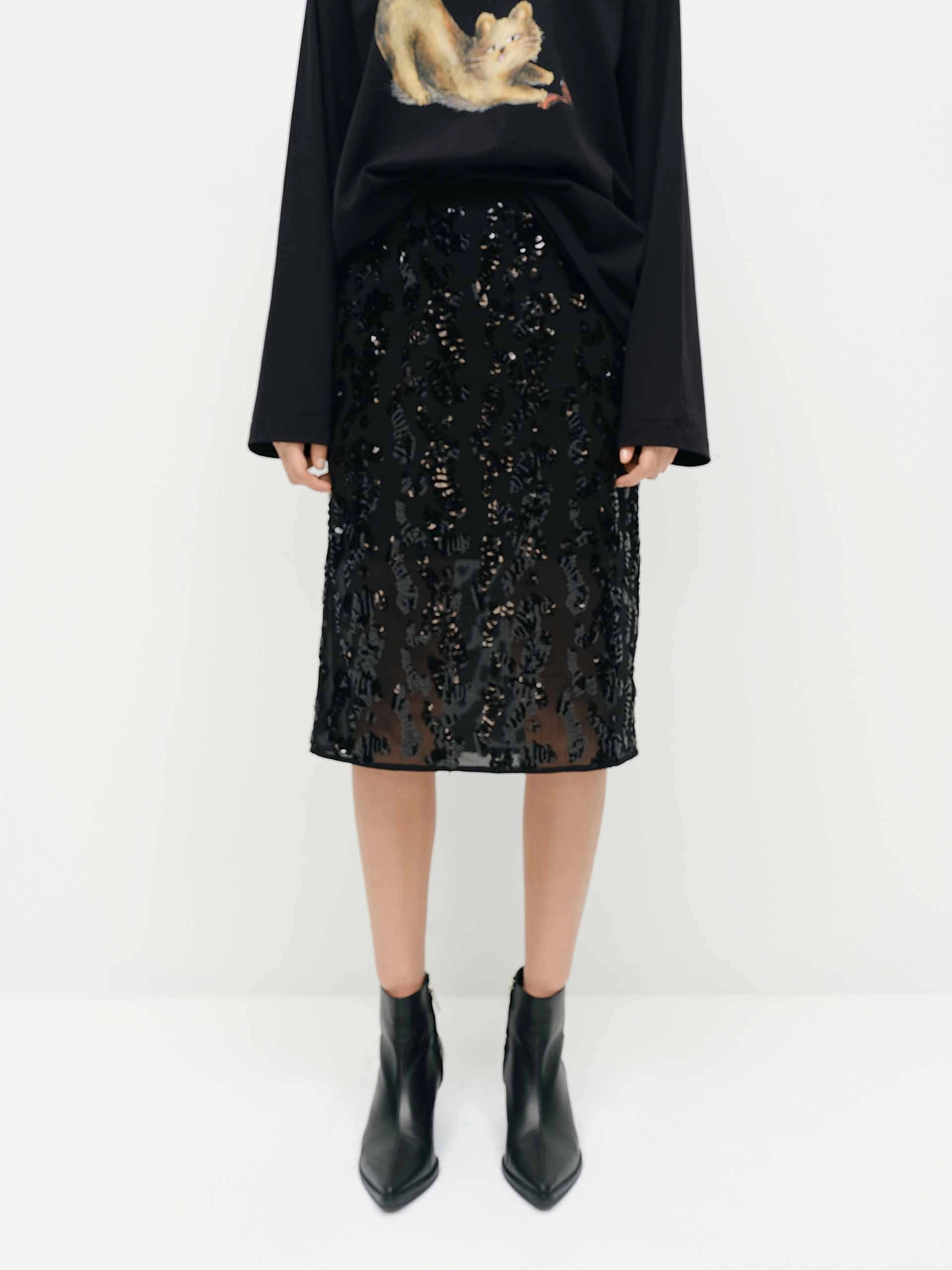 Chill Feel Celebrity Style Sequin Finish Straight Skirt