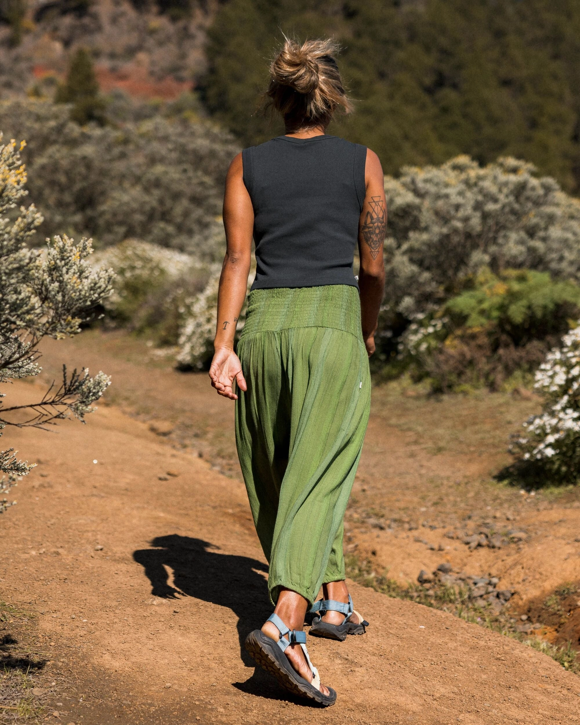 Daylily Loose Trouser - Stem Green Stripe clean look