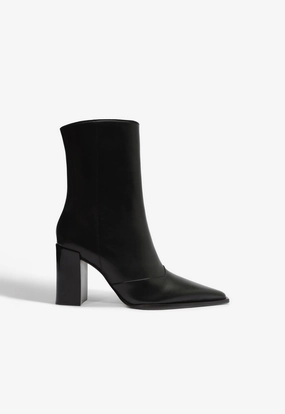 Festival Vibe Waterproof Active Nomad Raffaela  Leather Bootie