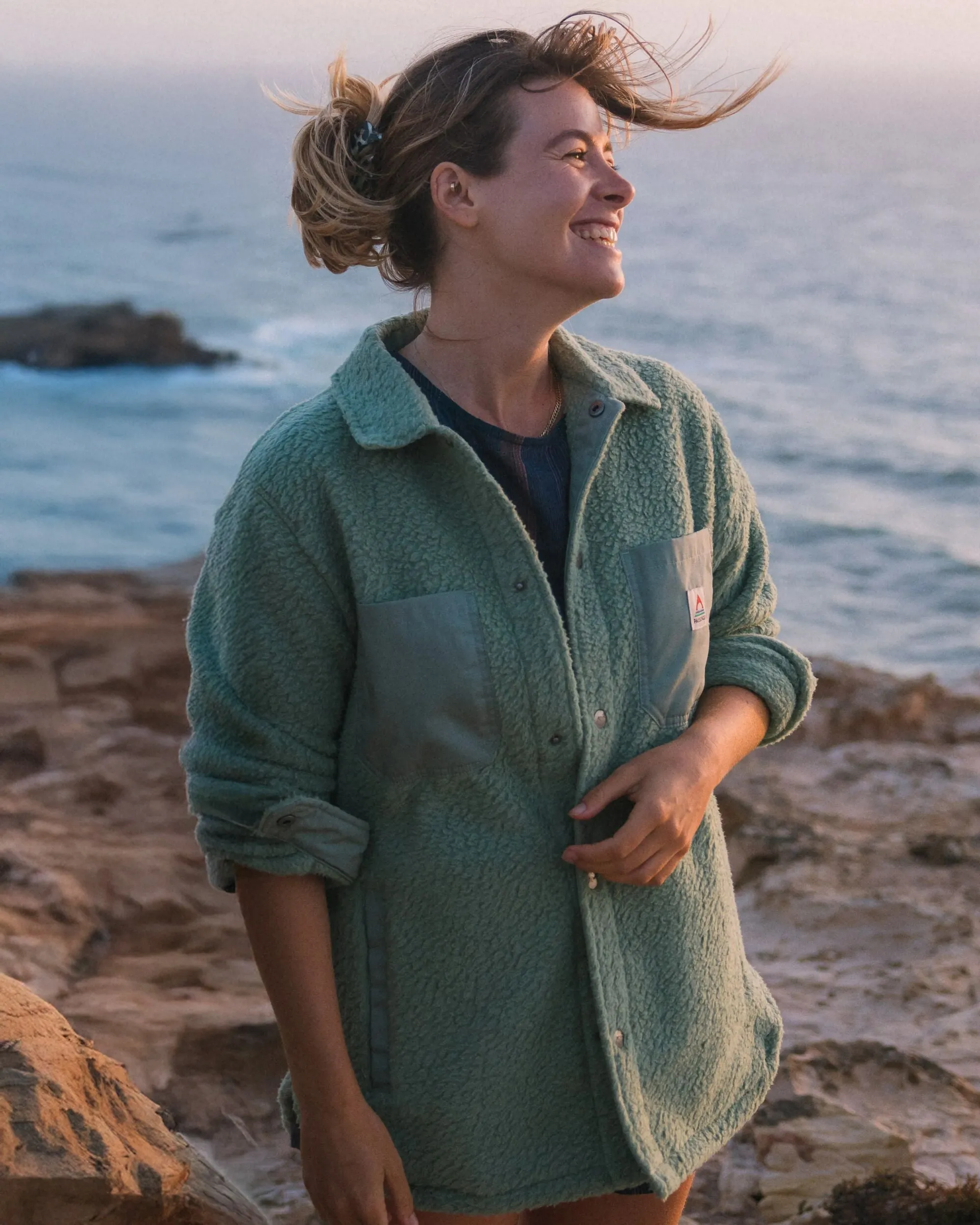 Fashion-Forward Rappel Recycled Sherpa Oversized Shirt - Pistachio