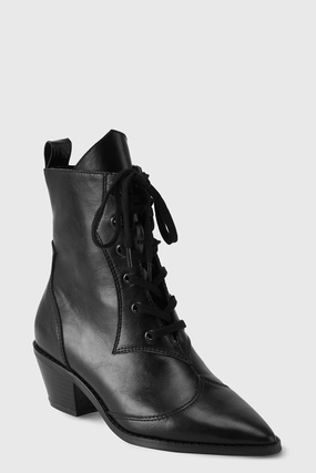 Raven Pointed-Toe Bootie Street Sound Windproof Design