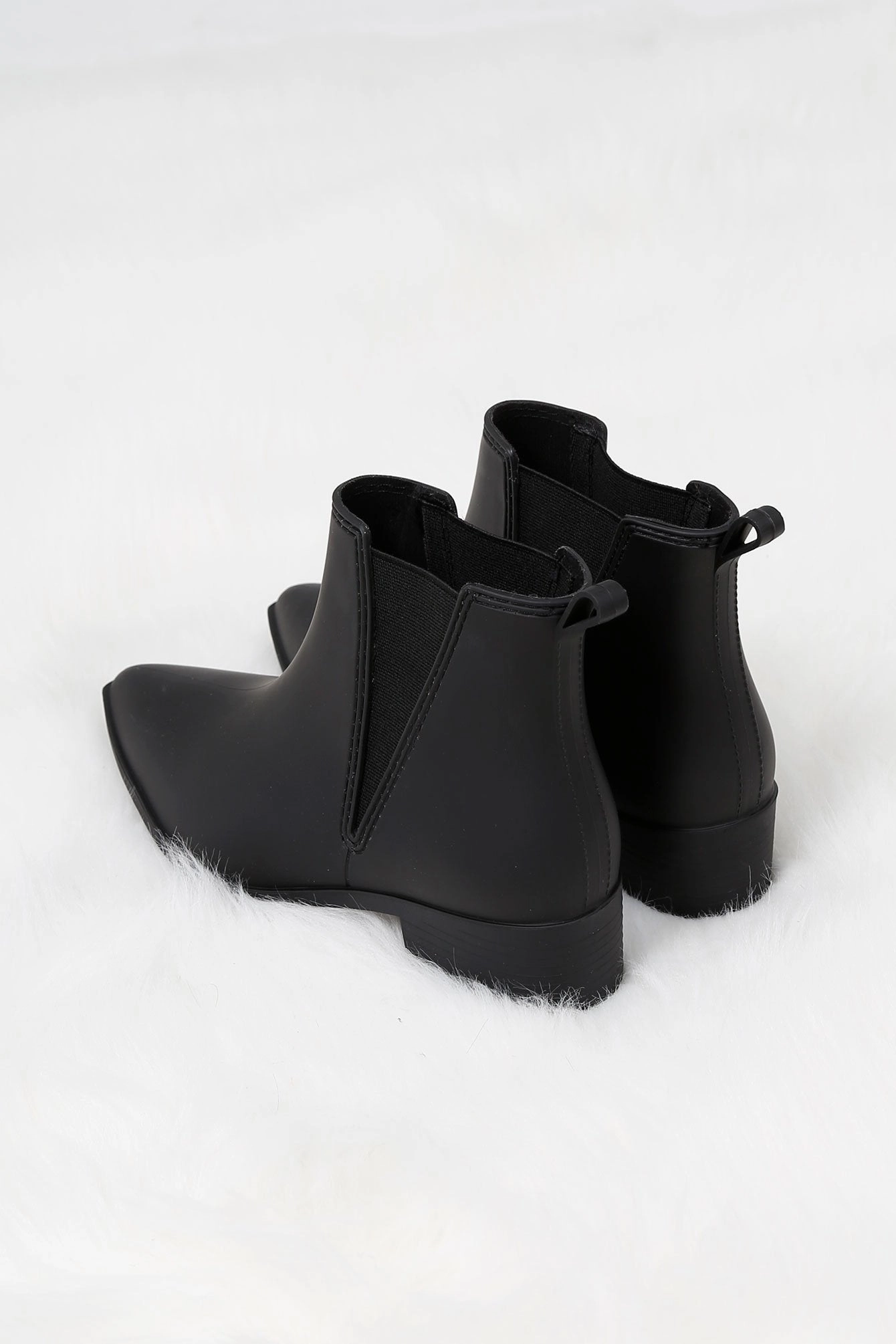 Sleek Function Low Heel JEFFREY CAMPBELL | Mist Rainboot - Black