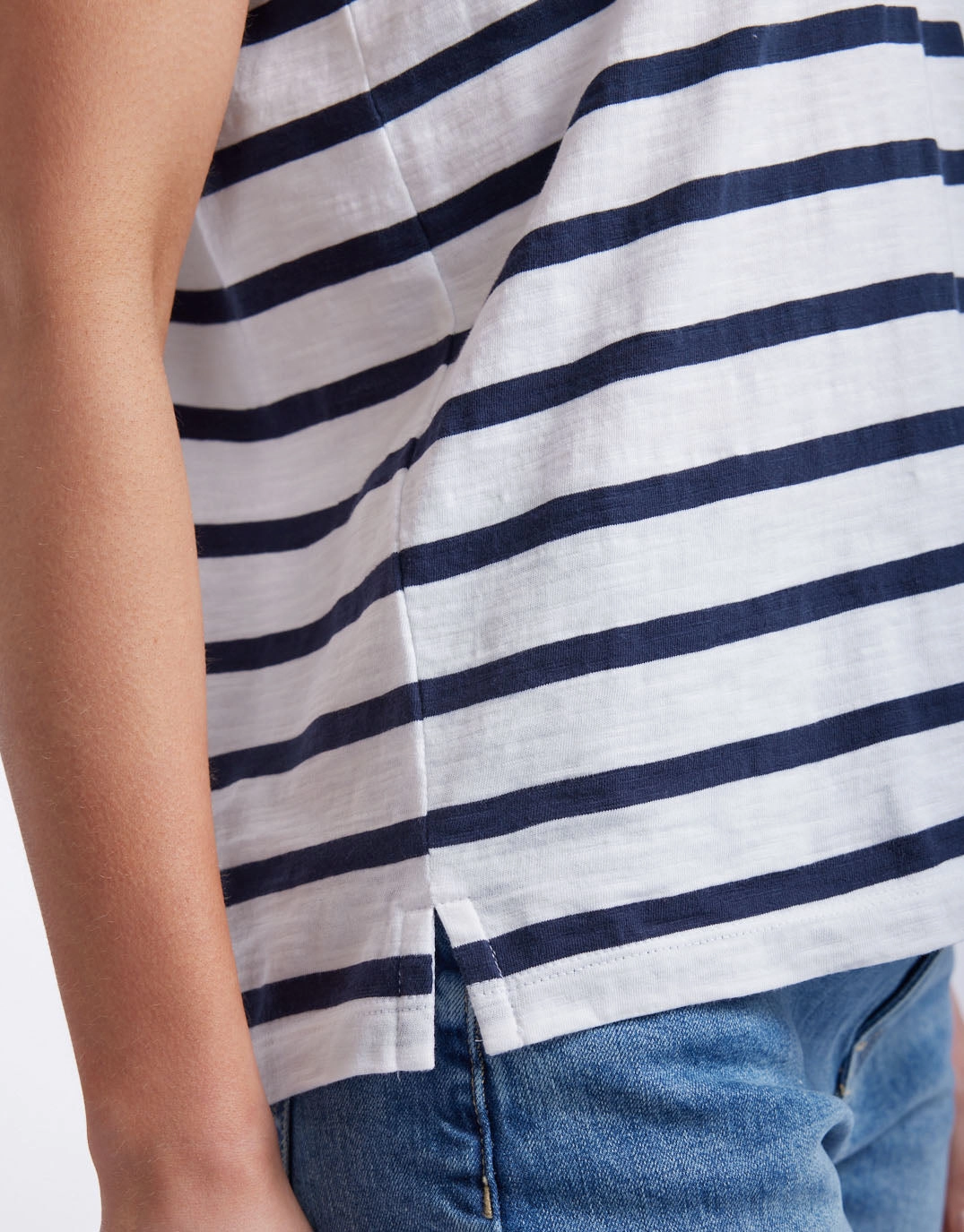 Turn Back V Neck T-Shirt - White/Navy Stripe Essential Fashion Quick Drying