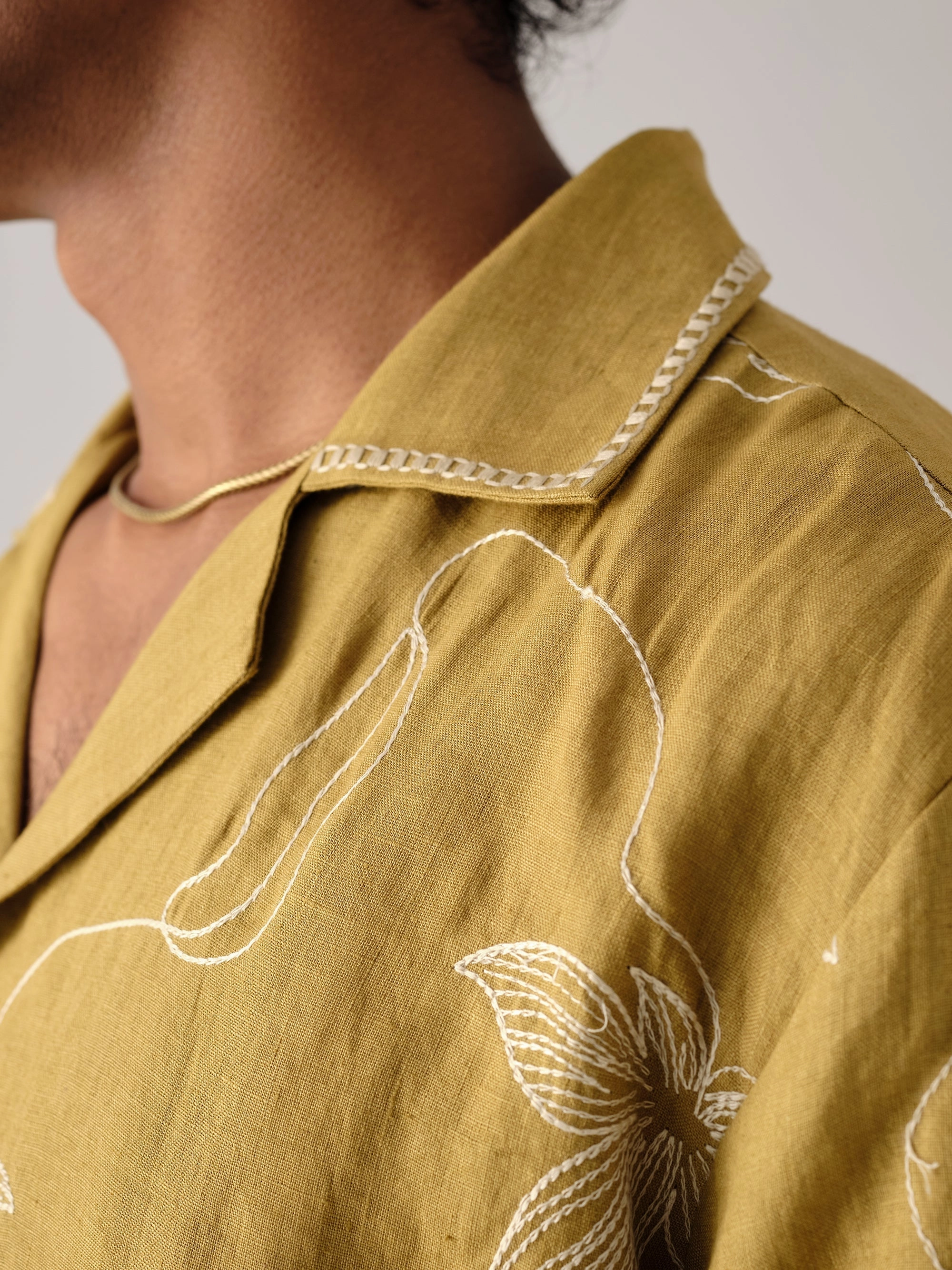 Bloomer Shacket Neutral Look ReflectiveDetails