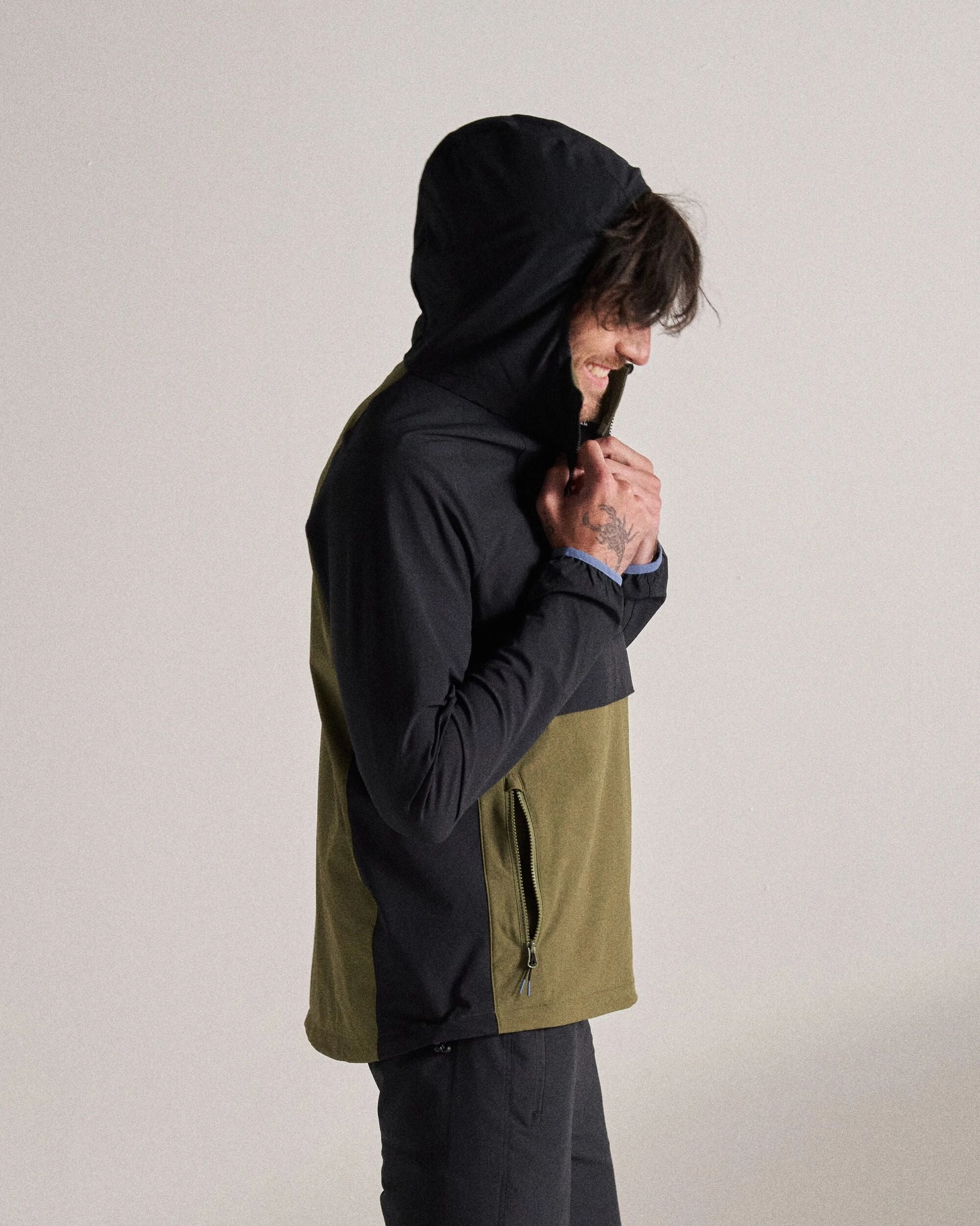 Roamer Light Recycled Softshell Anorak - Black/Khaki Water Resistant Fabric Fit For Travel