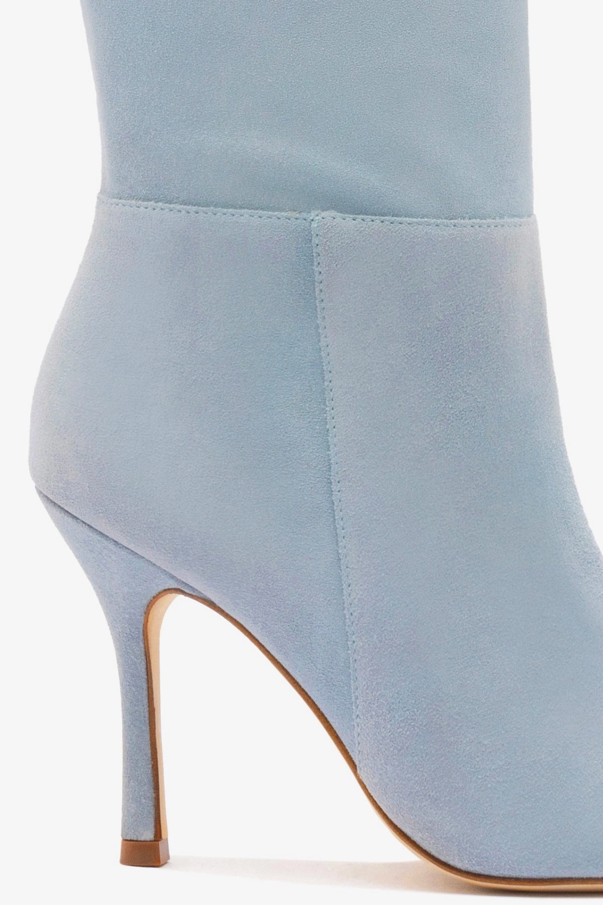 Cushioned Fit Mud Resistant Weekend Wanderer Kate Hi Boot In Light Blue Suede