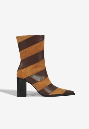 Seamless Comfort Rough Trail Hiker Comfortable Shank Raffaela Chevron Leather Boot
