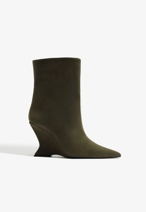 All Weather River Crossing Cushioned Step Trail Exploration Siena Suede Bootie