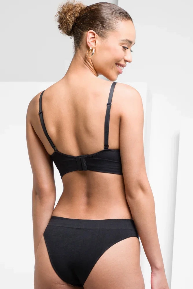 Seamless construction Low-impact Seamfree Multiway Bra Black