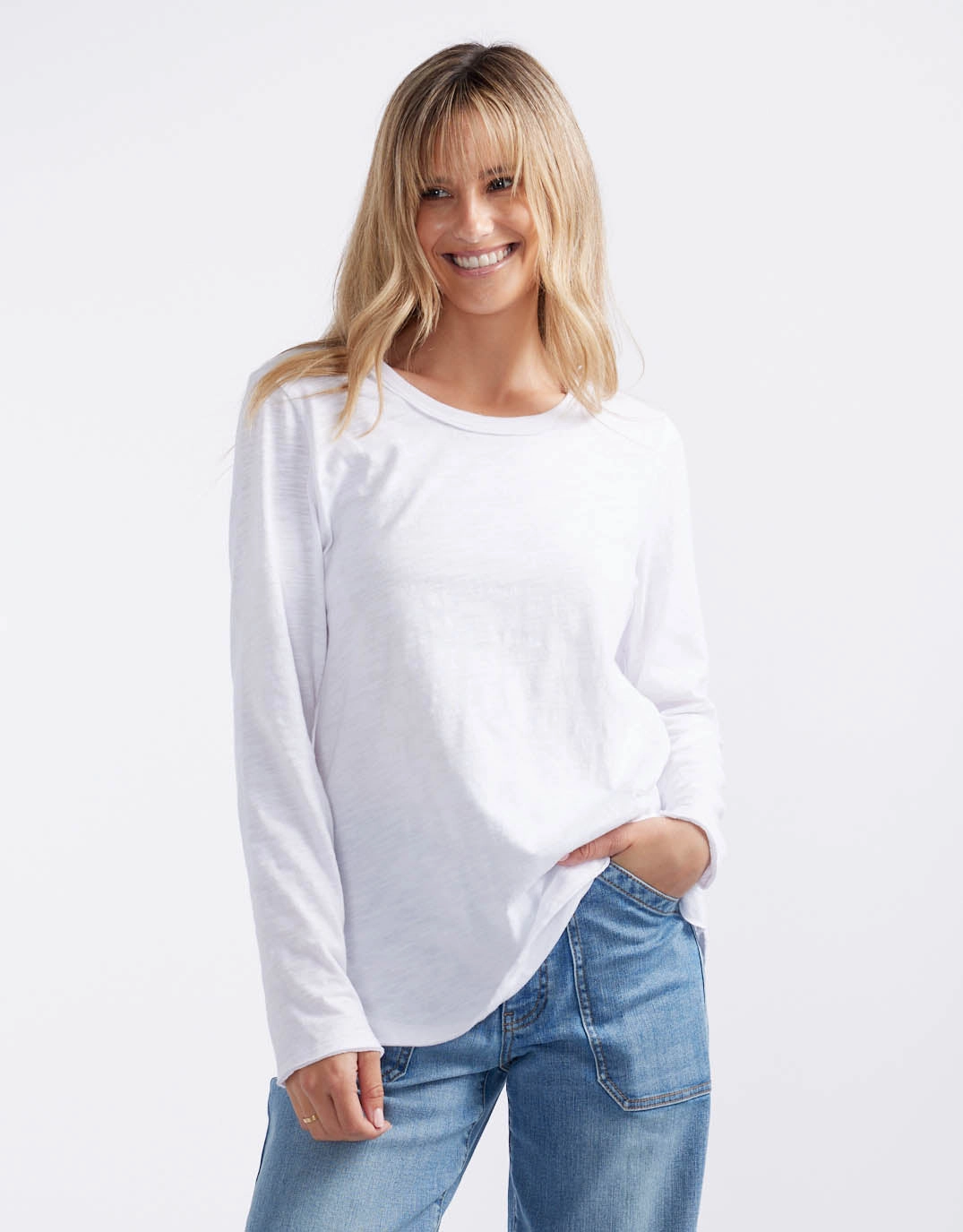 Essential Scoop Hem Long Sleeve T-shirt - White Casual Chic Wear Geometric Print