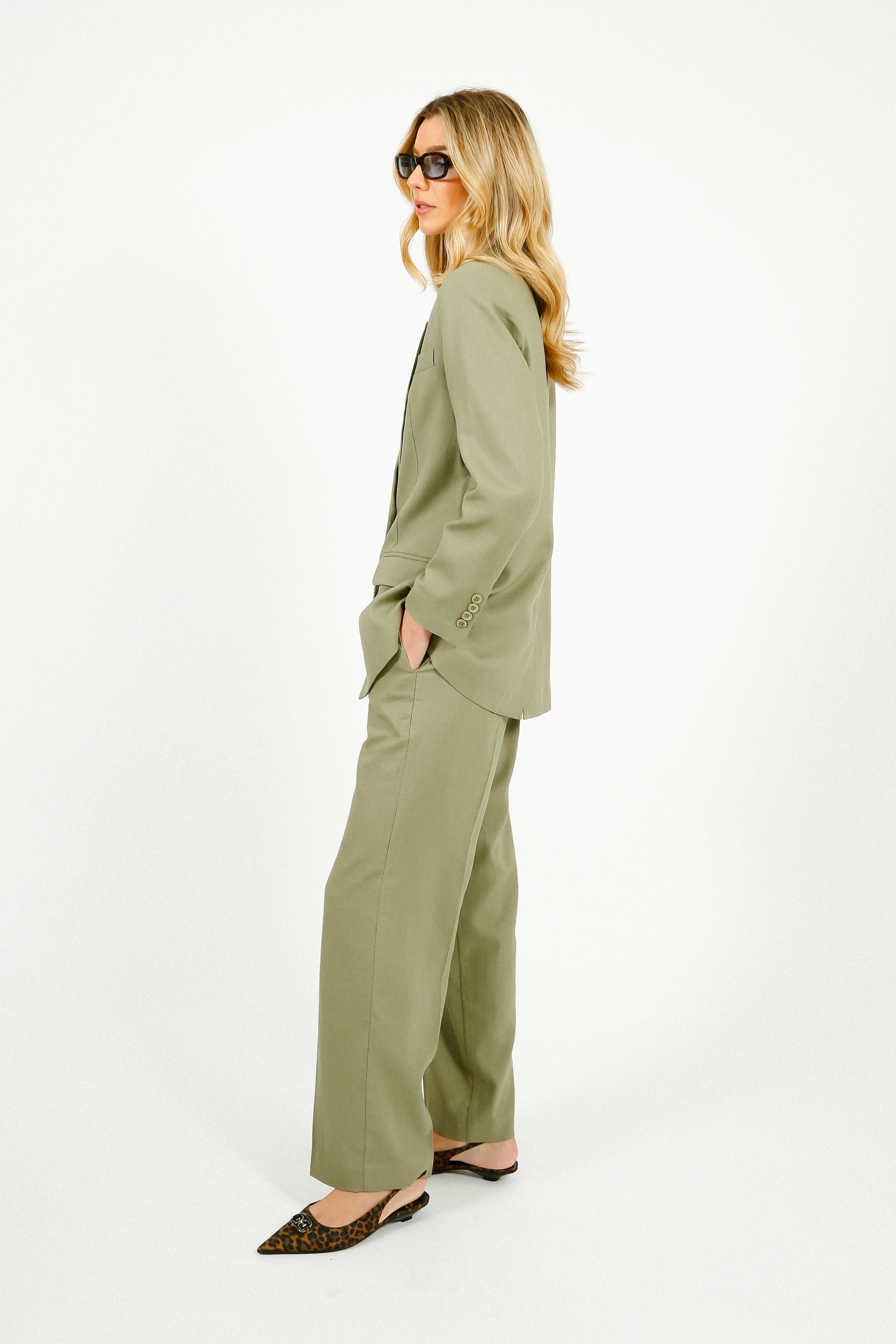 Street Fashion Modern Street SLF Tania Rita Relaxed Linen Blazer in Vetiver