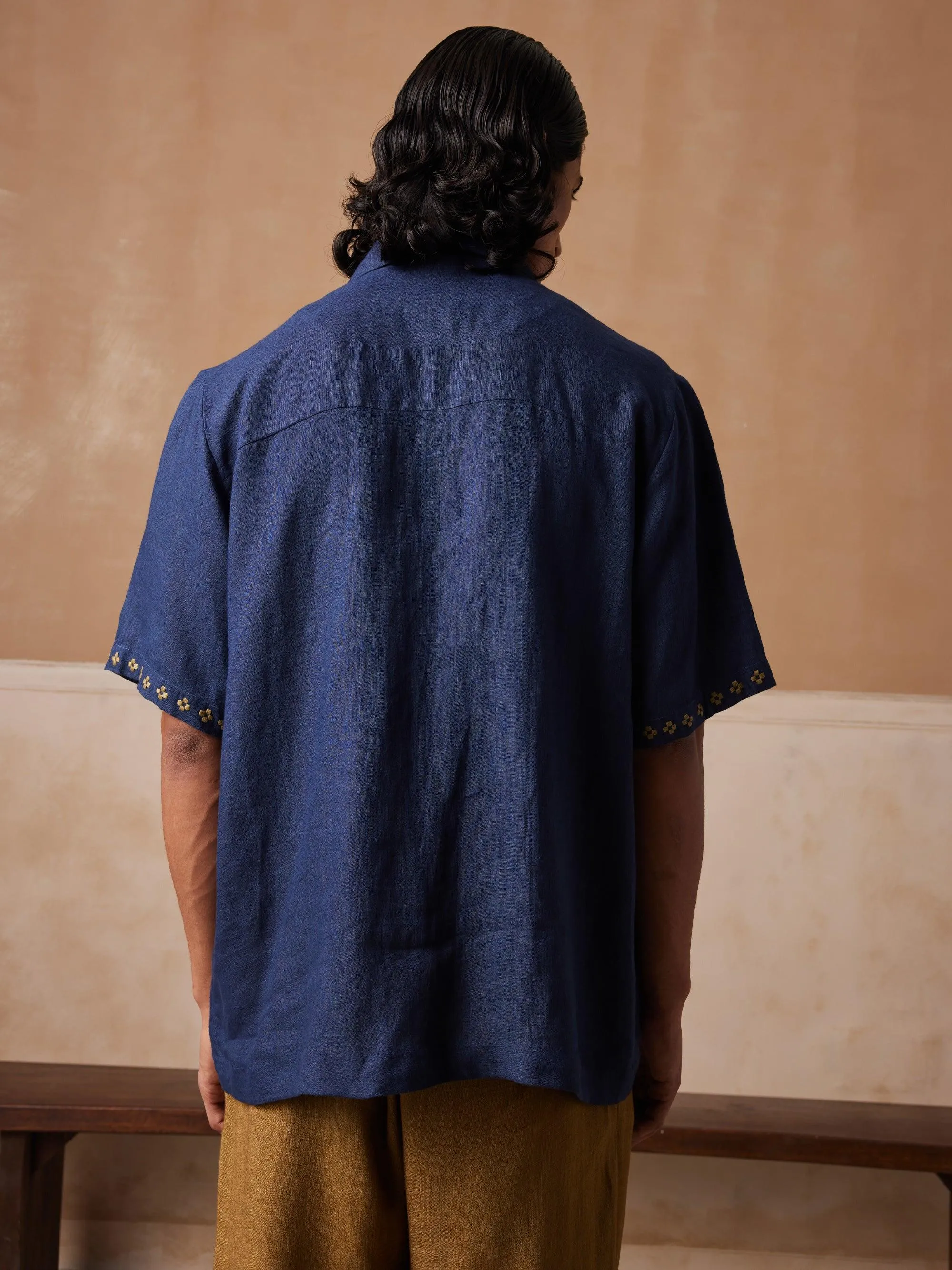 Modern Aesthetic Structured Shoulder Support Smocked Shirt