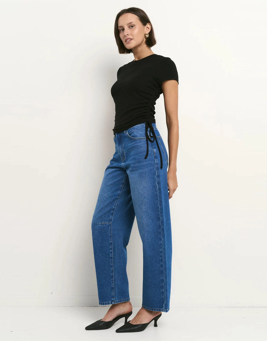 Night Out Bold Look Trendy Sunny Vibes Berlin Barrel Leg Jean - Mid Blue