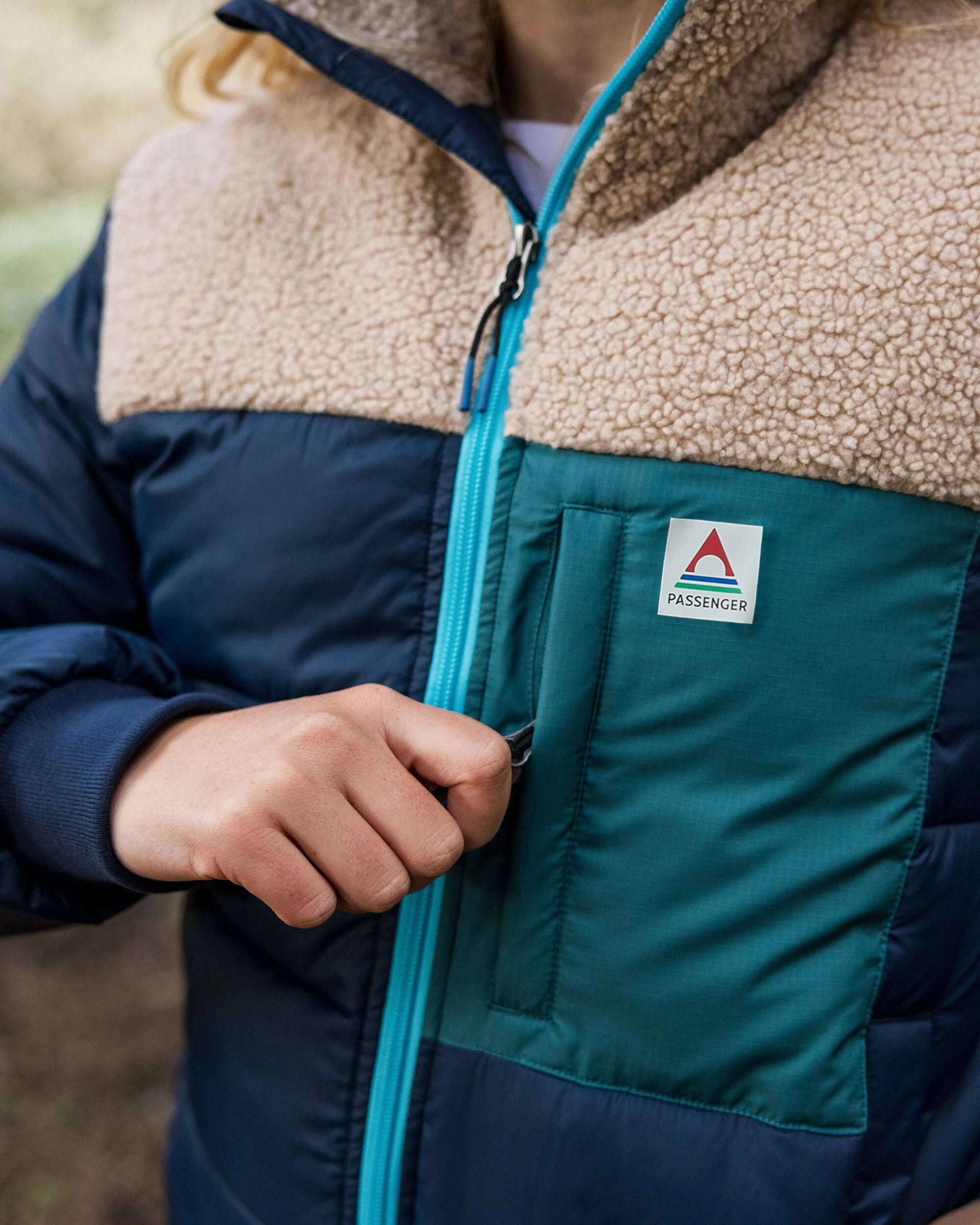 Flexible Elasticity SoftshellTexture Inspire Recycled Insulated Jacket - Rich Navy