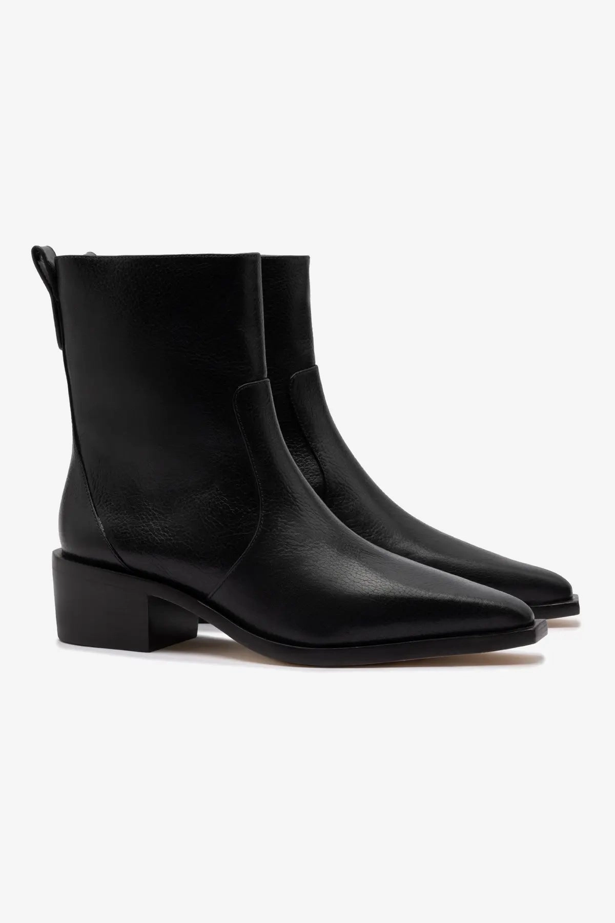 Florencia Low Boot In Black Leather Slip Resistant Mountain Climber