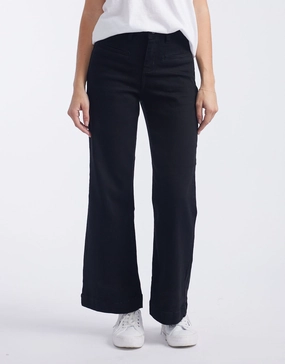 Easy Pairing No Bulk Seam Design Freya Jeans - Black