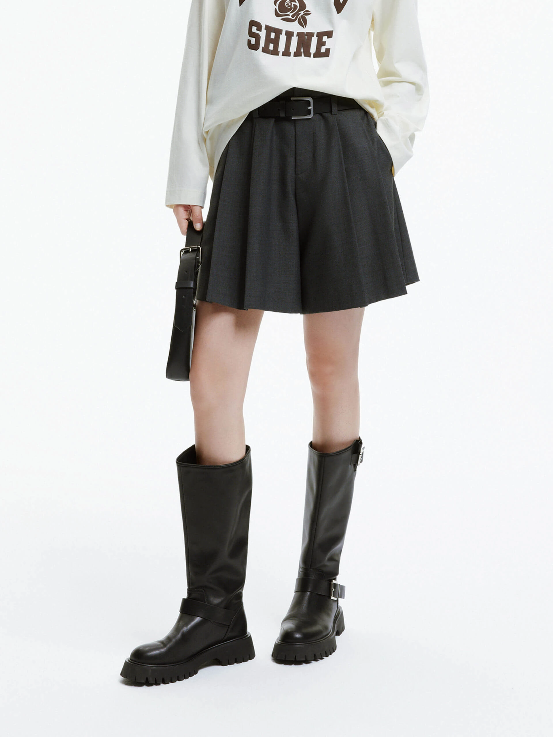 Smooth Texture A-line Belt Shorts